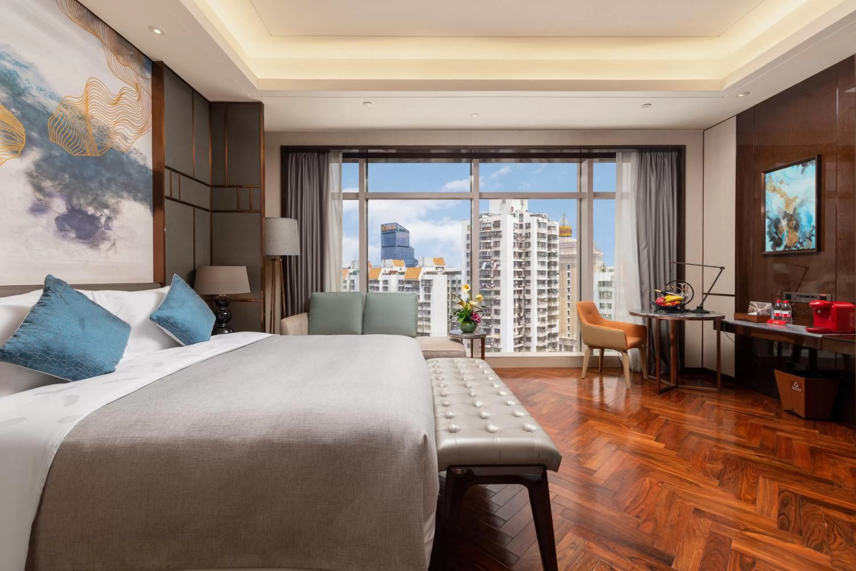 Bed in Zhuhai Longzhuda International Hotel