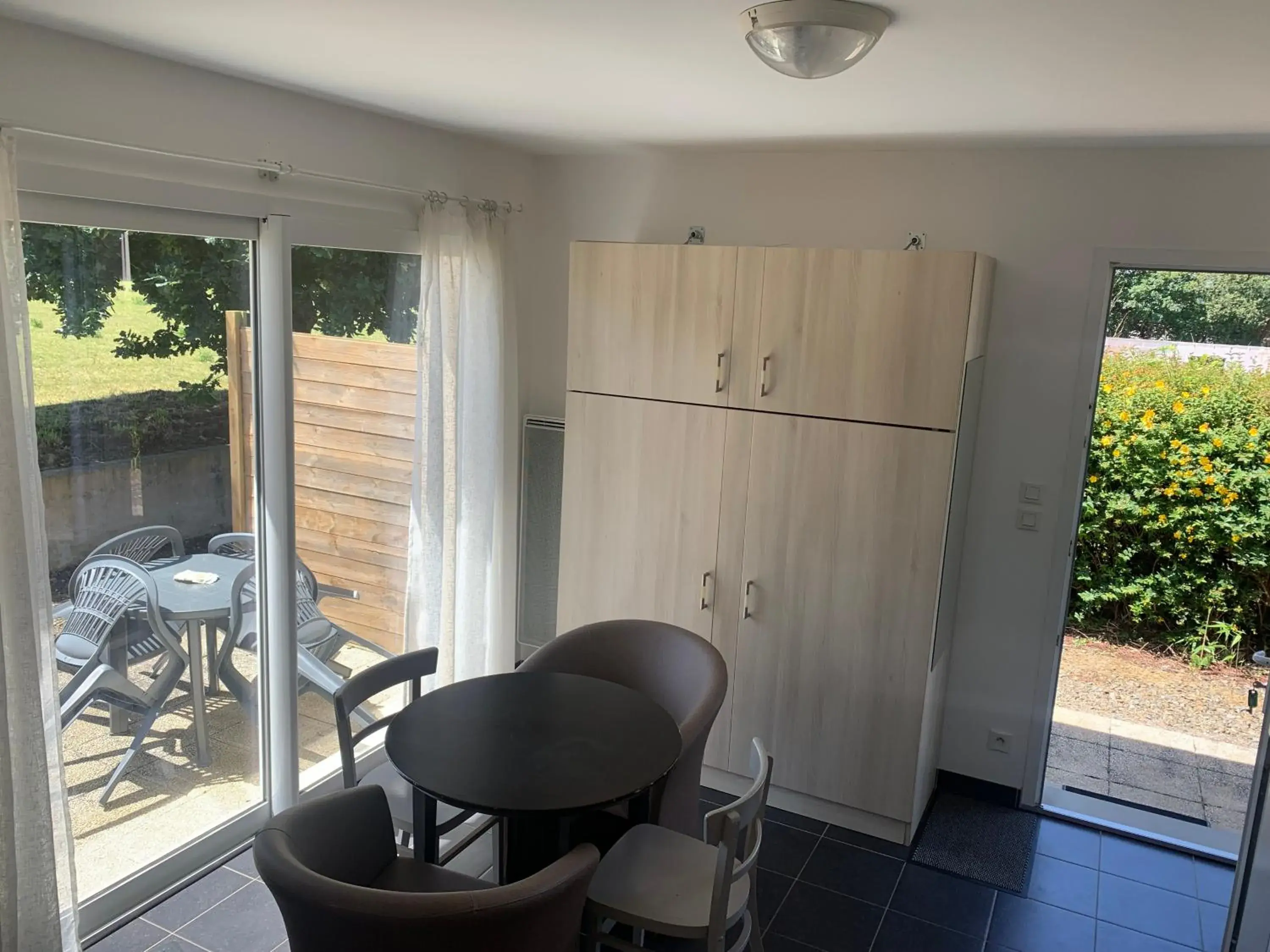 Dining area, Balcony/Terrace in BRIT HOTEL Lannion Perros