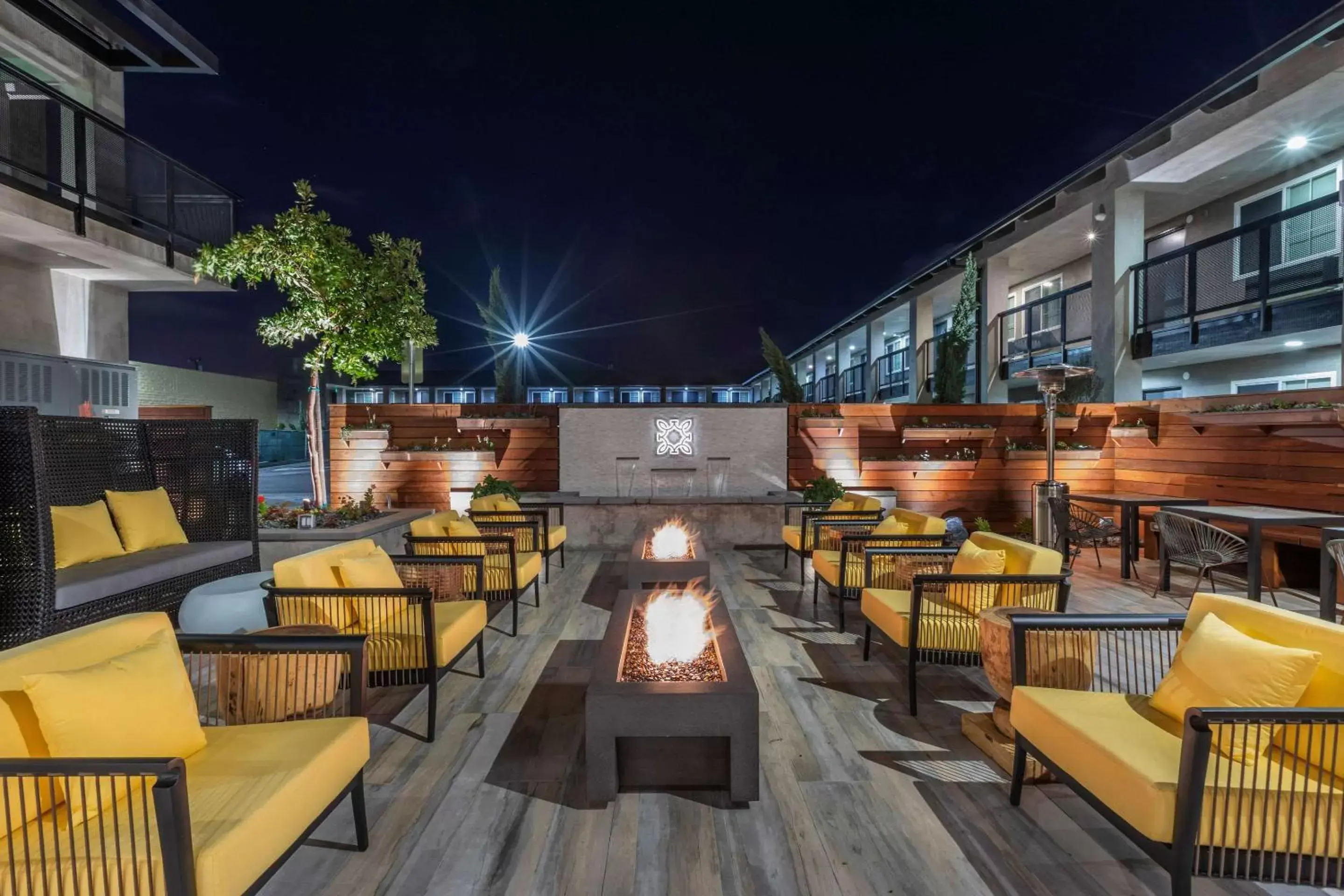 Patio, Restaurant/Places to Eat in Bluestem Hotel Torrance Los Angeles, Ascend Hotel Collection