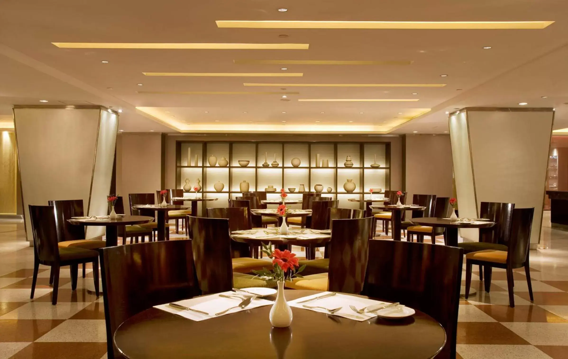 Restaurant/Places to Eat in Marco Polo Hongkong Hotel