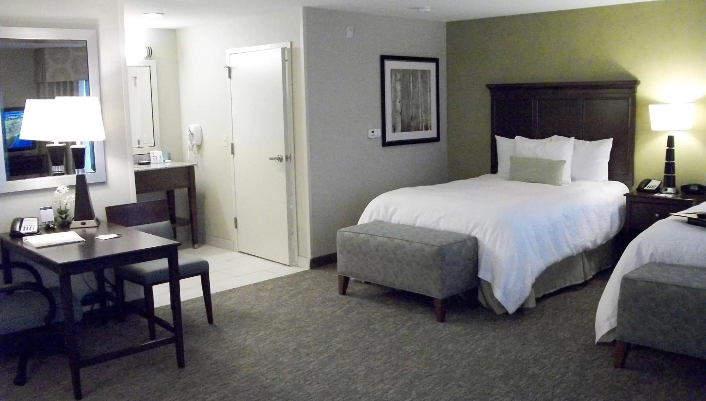 Bed in Hampton Inn & Suites Manteca