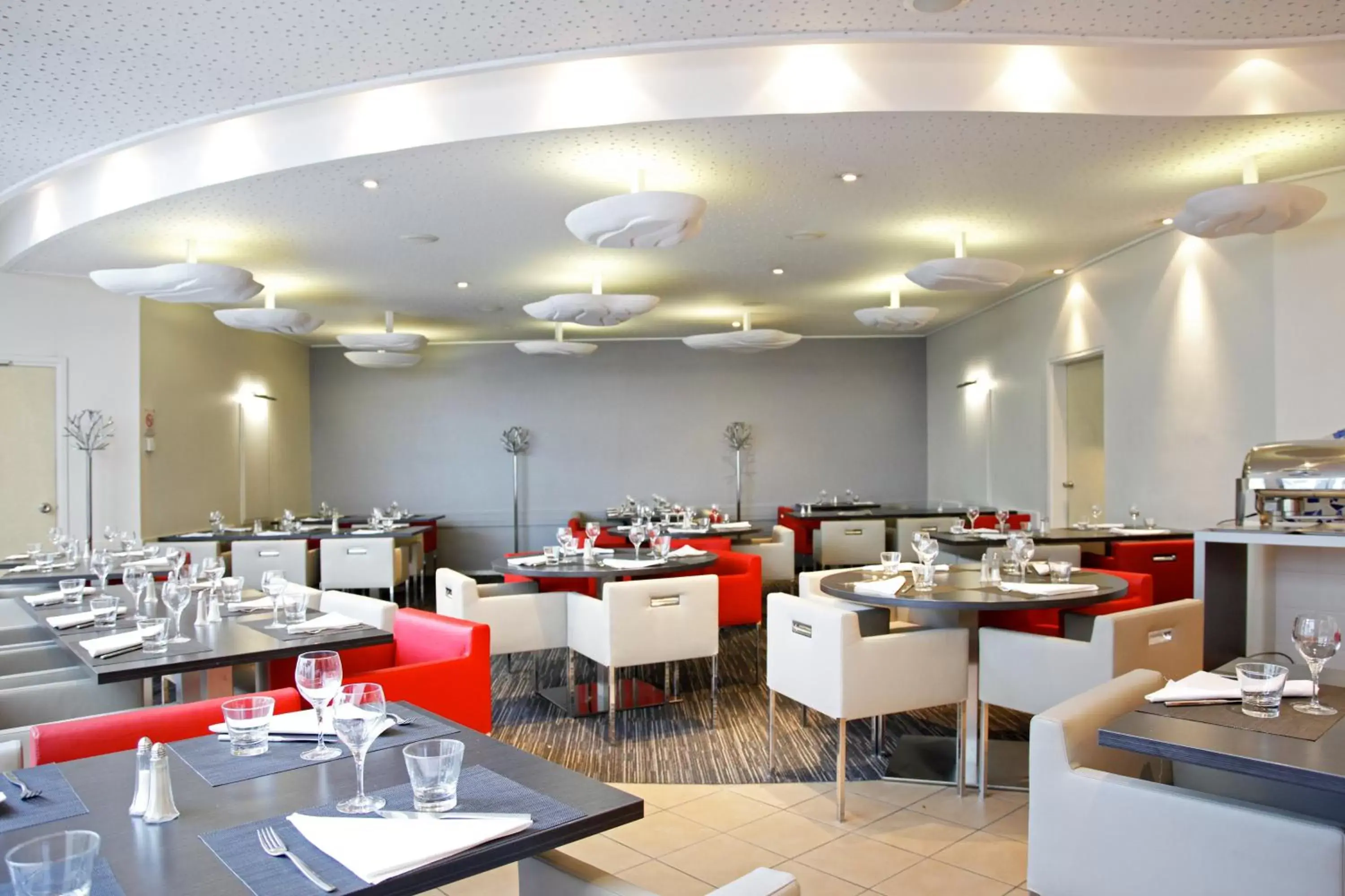 Restaurant/Places to Eat in Novotel Lille Centre Gares