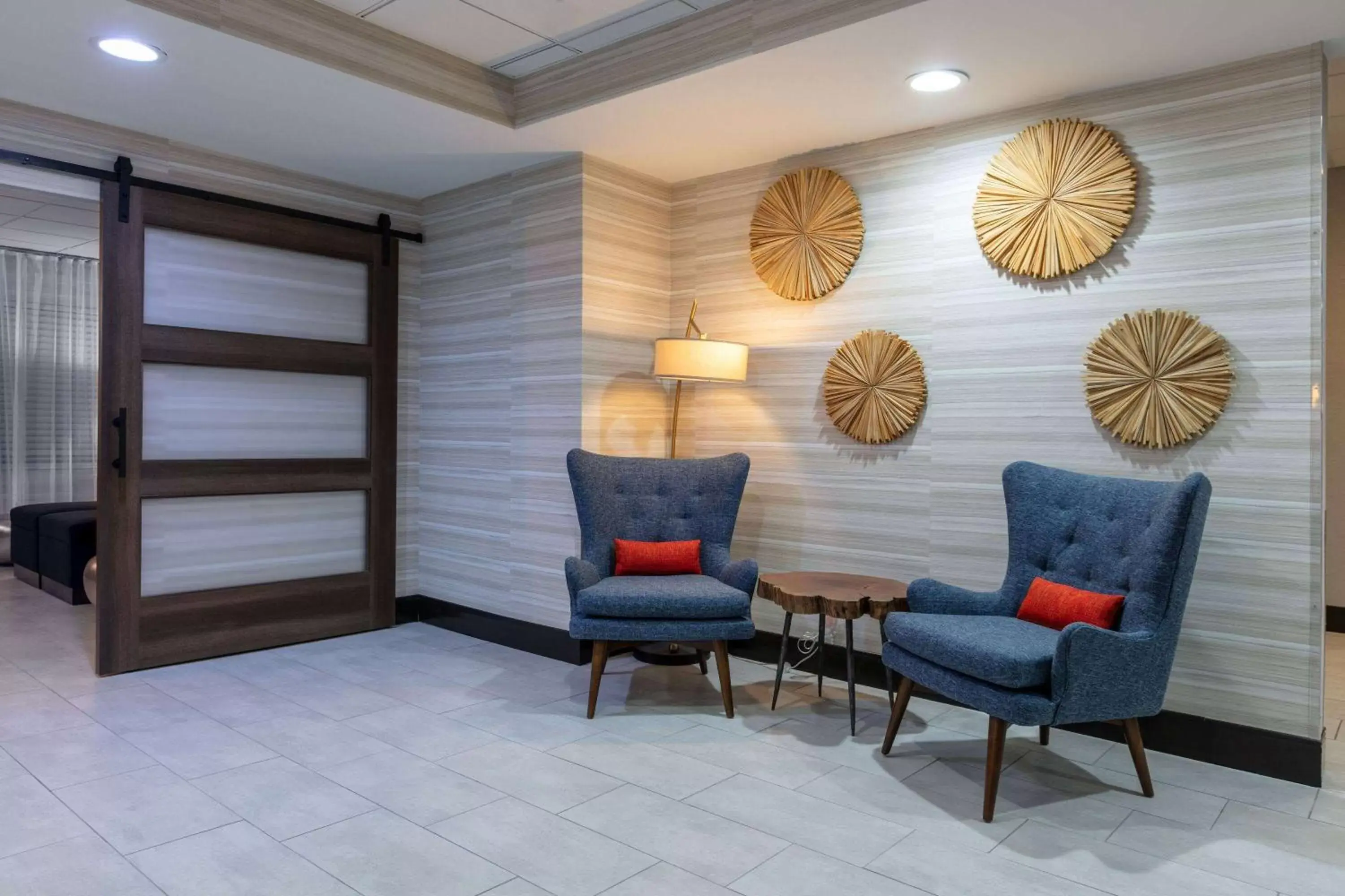 Lobby or reception, Seating Area in Wingate by Wyndham - DFW North