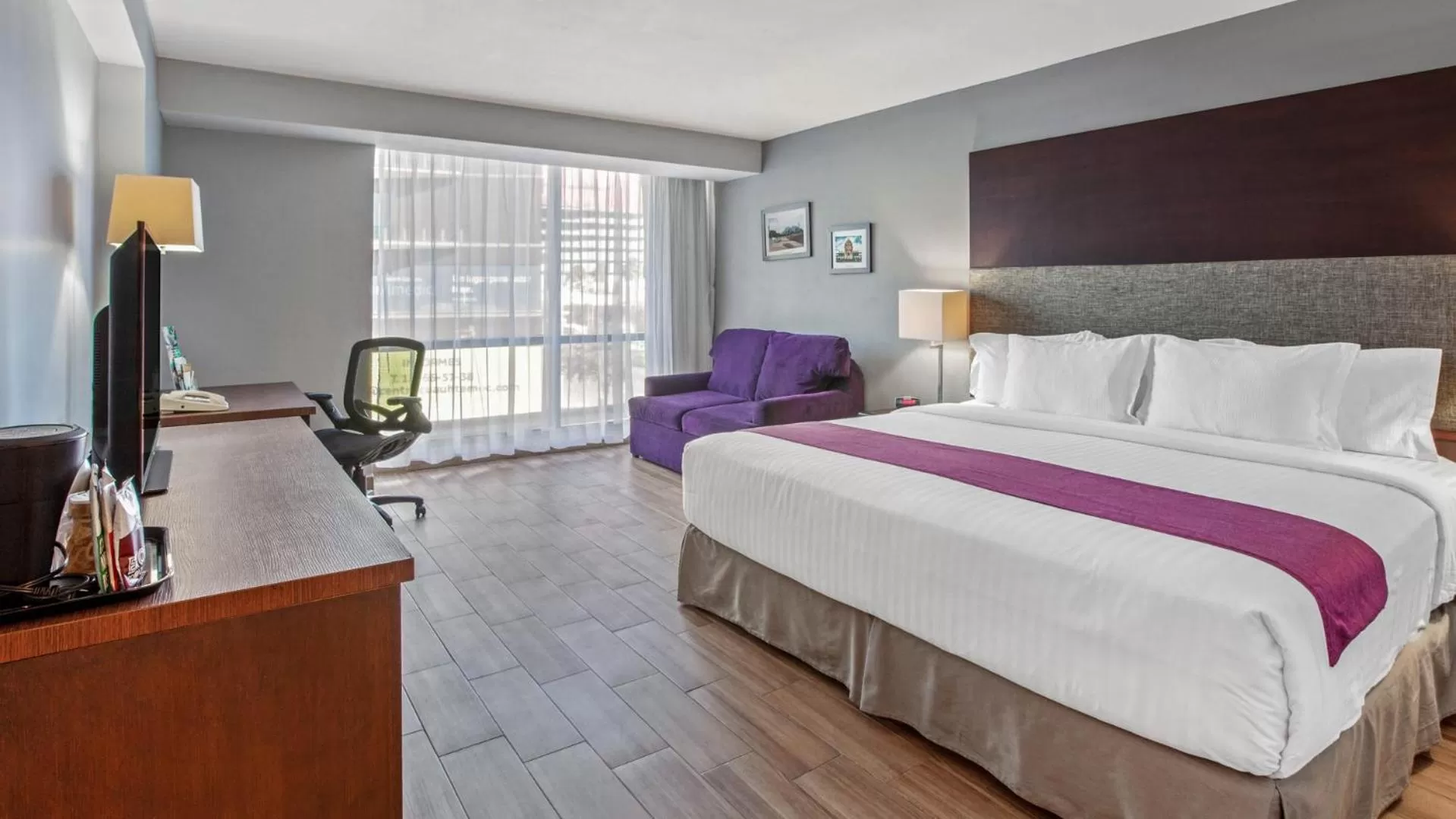 Photo of the whole room, Bed in CHN Hotel Monterrey Centro, Trademark Collection by Wyndham