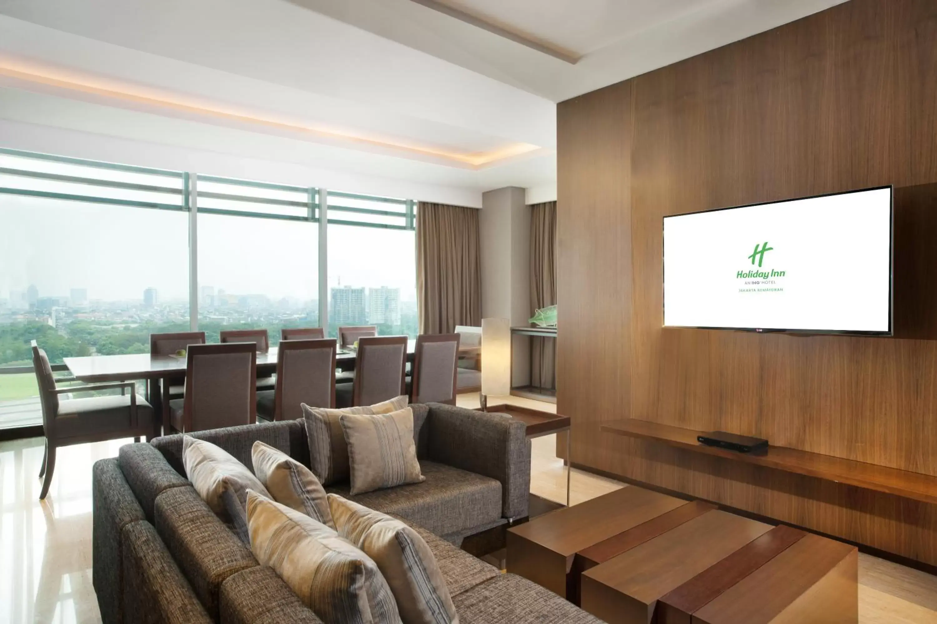 Living room in Holiday Inn Jakarta Kemayoran, an IHG Hotel