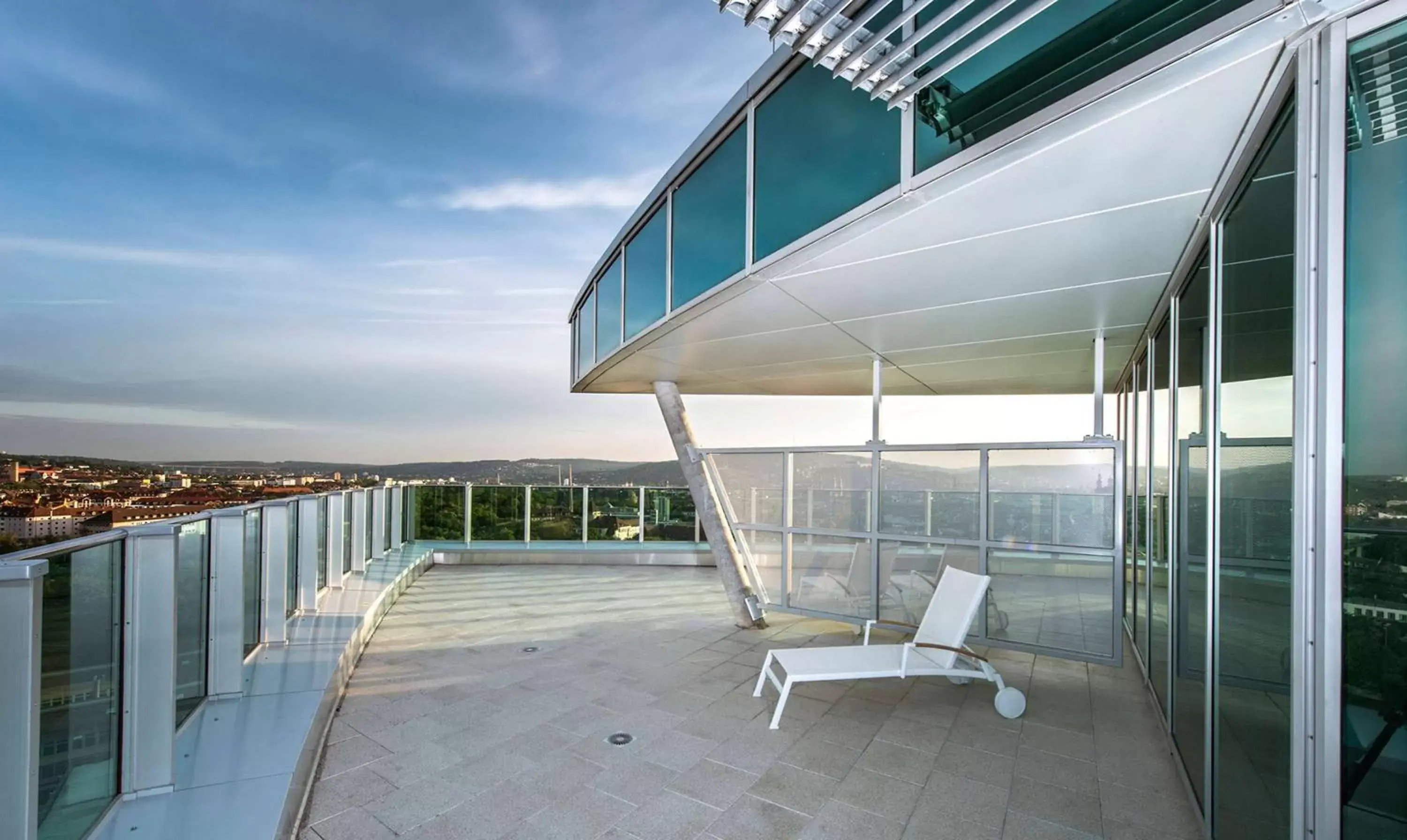 Photo of the whole room, Balcony/Terrace in GHOTEL hotel & living Würzburg