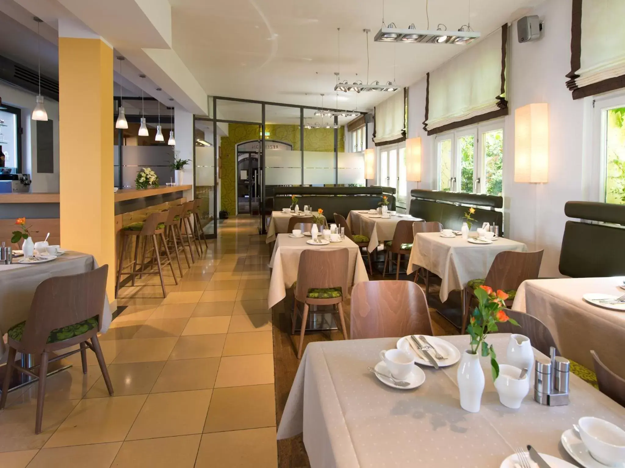 Breakfast, Restaurant/Places to Eat in ACHAT Hotel Regensburg Herzog am Dom