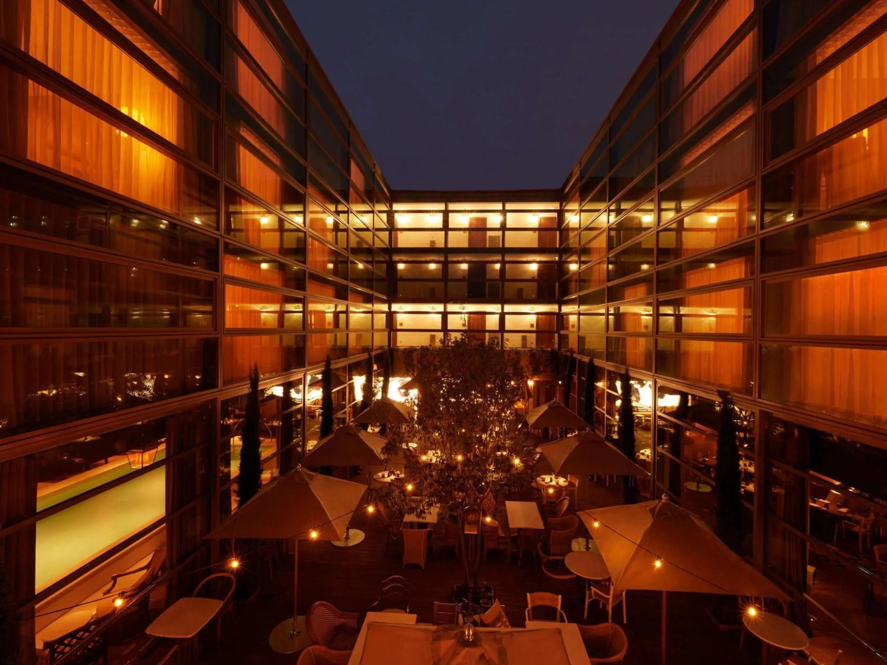 Restaurant/Places to Eat in Mondrian Bordeaux Hotel des Carmes