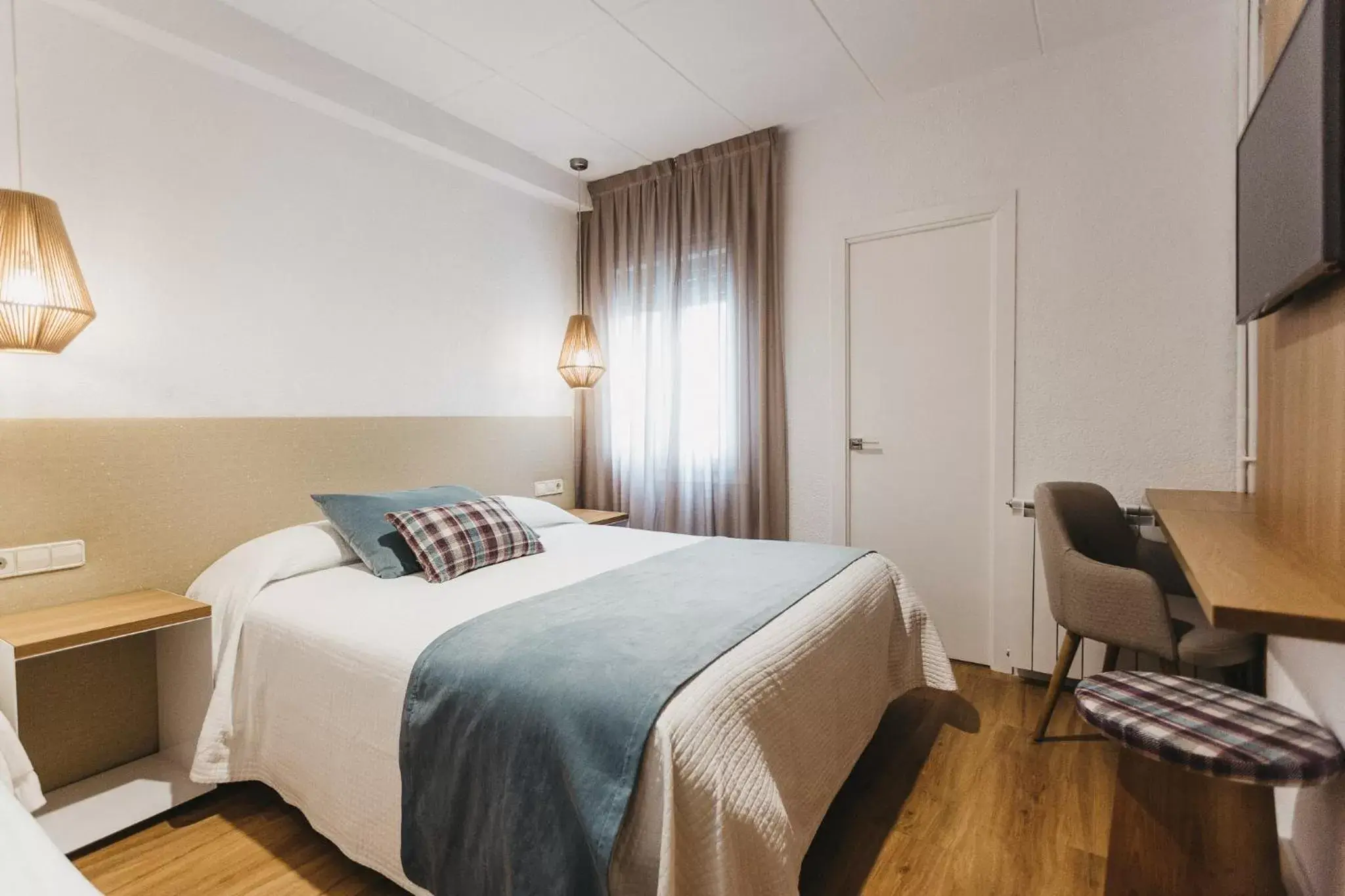 Bedroom, Bed in Hotel Catalunya Ribes de Freser