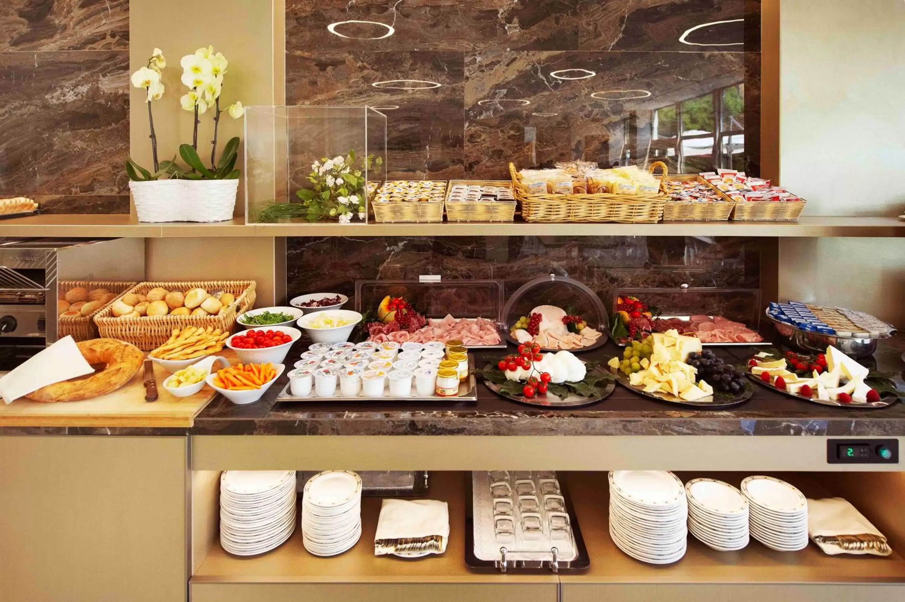 Buffet breakfast in Art Hotel Navigli