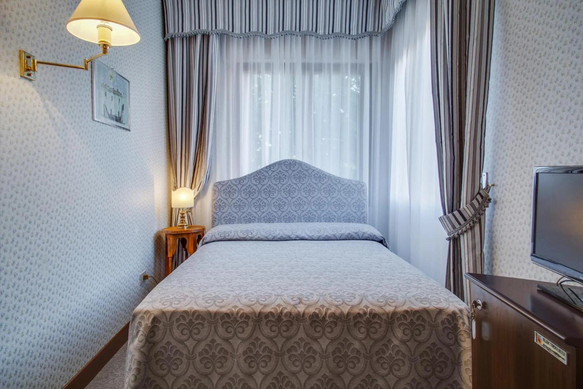 Photo of the whole room, Bed in Hotel La Meridiana