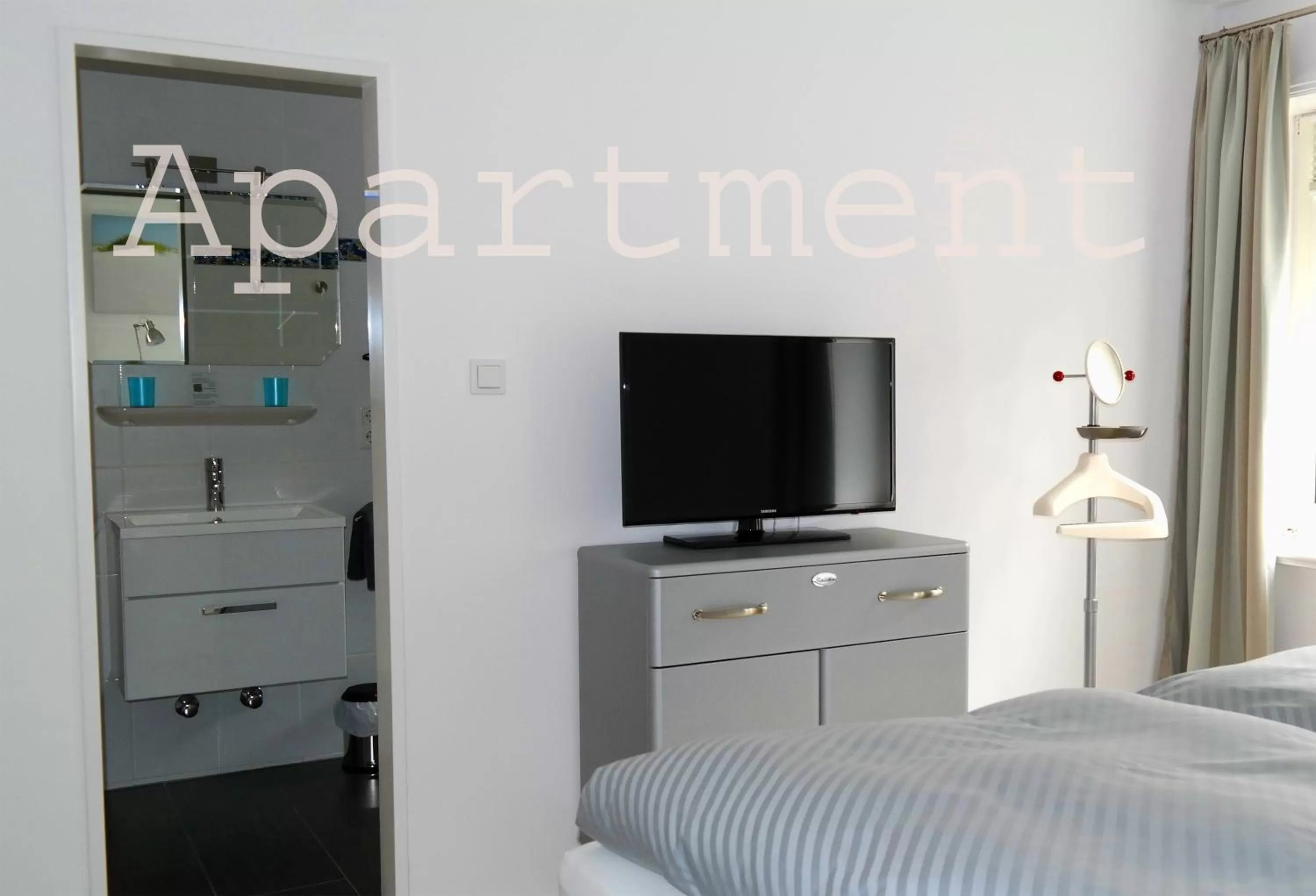 Decorative detail, Bed in Duus Hotel garni