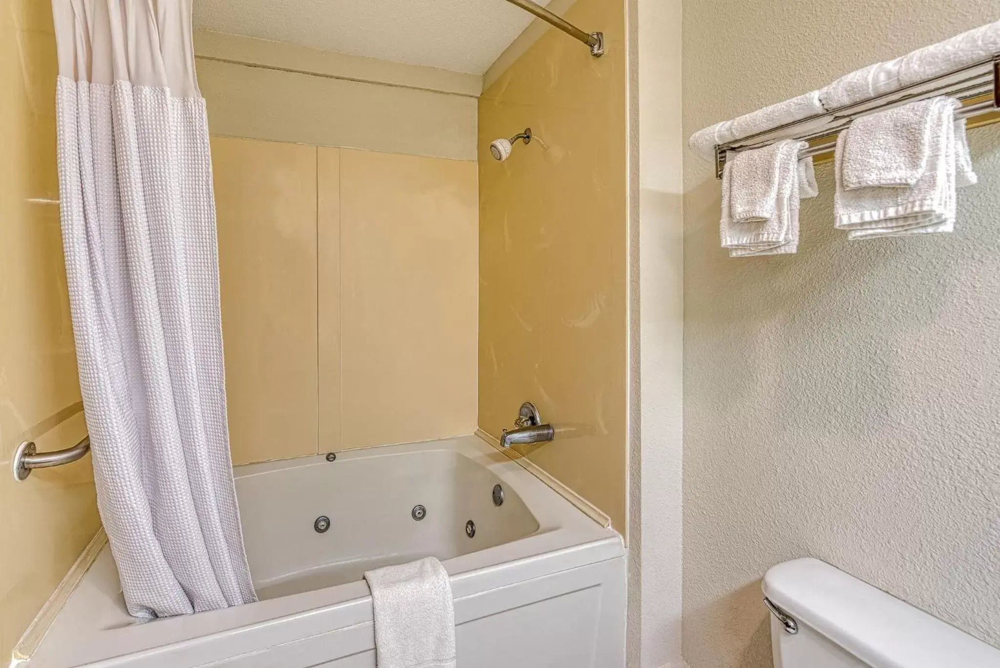 Bath, Bathroom in American Inn & suites