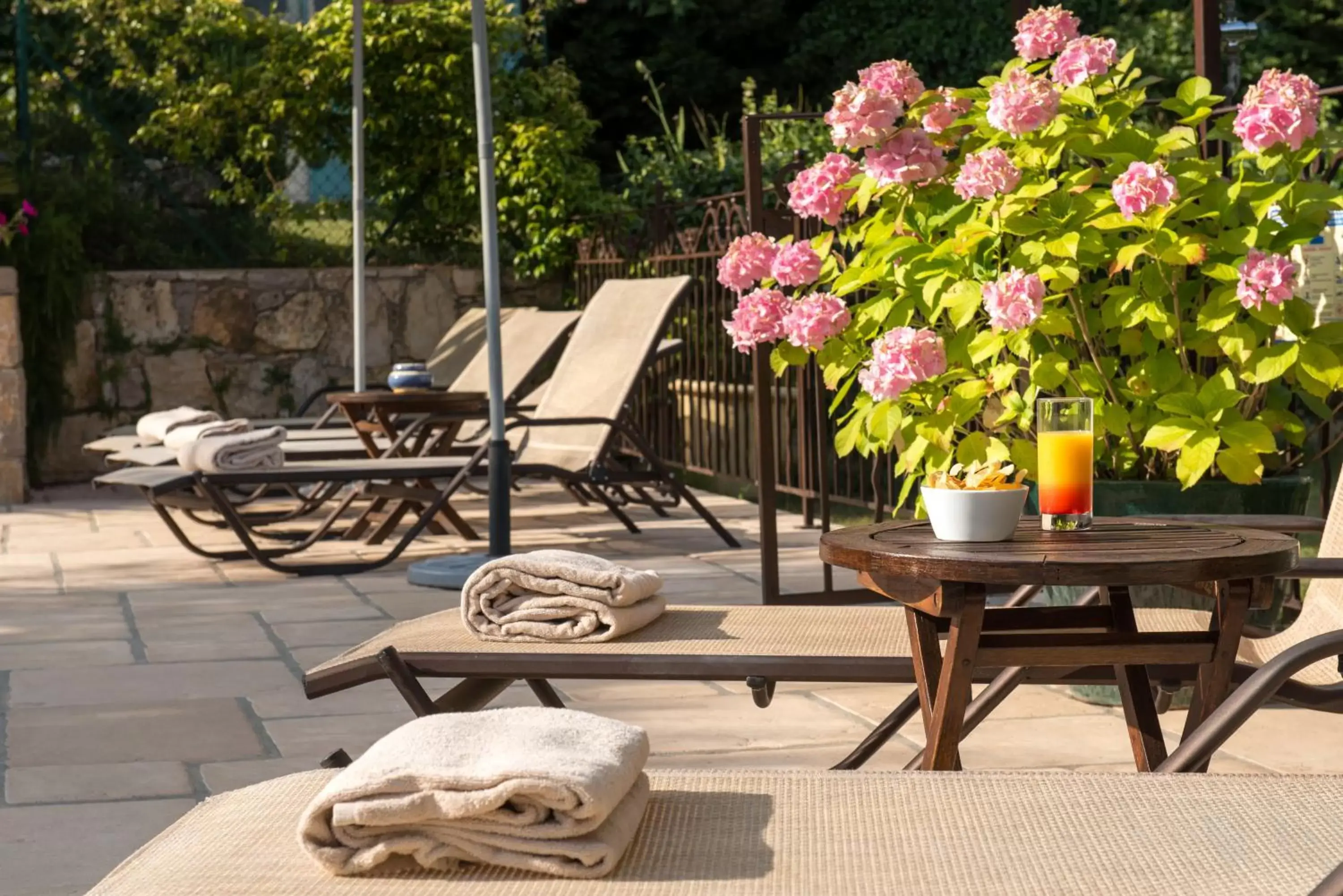 Patio in Hôtel du Clos