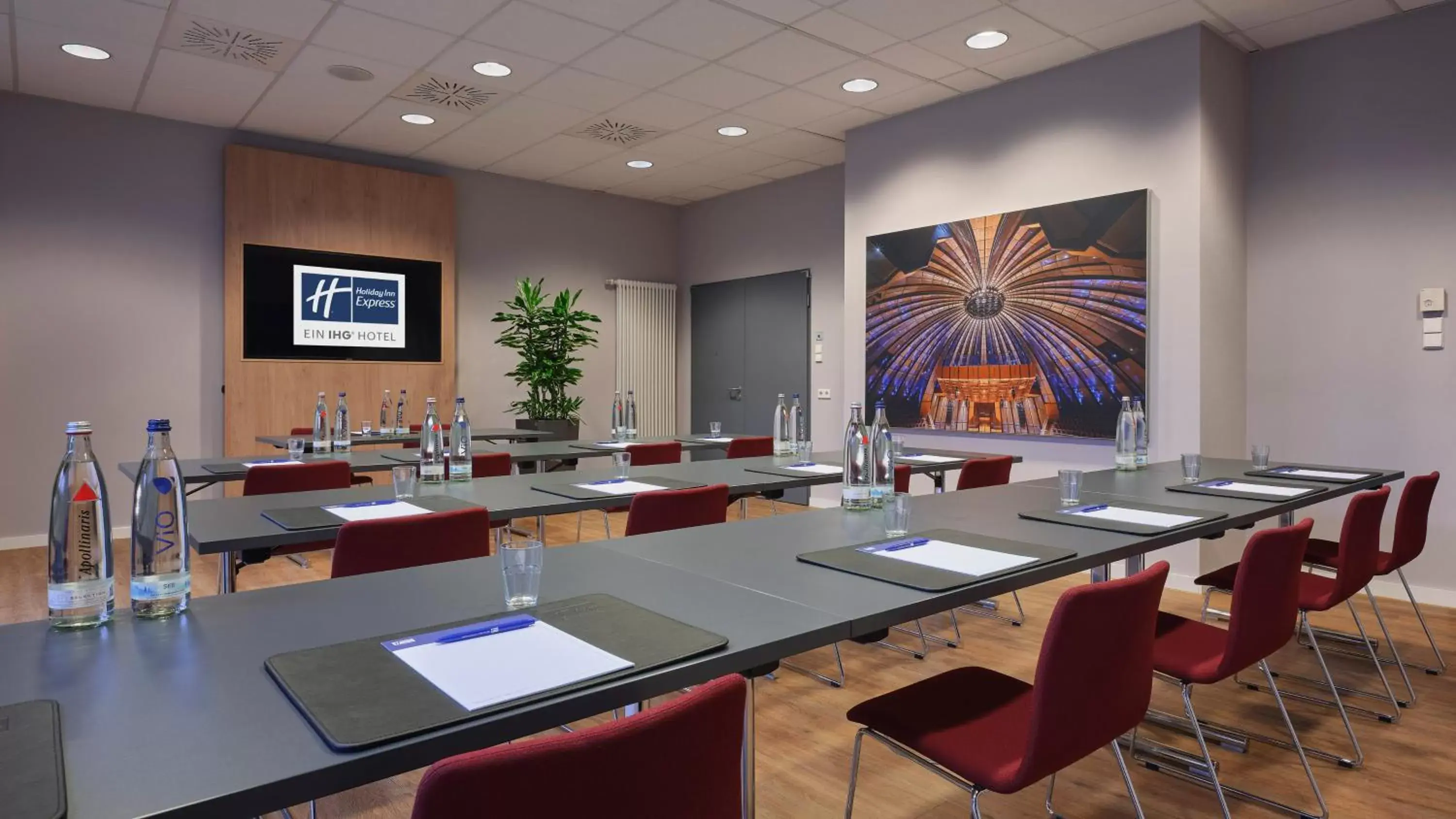 Meeting/conference room in Holiday Inn Express Duesseldorf City Nord, an IHG Hotel