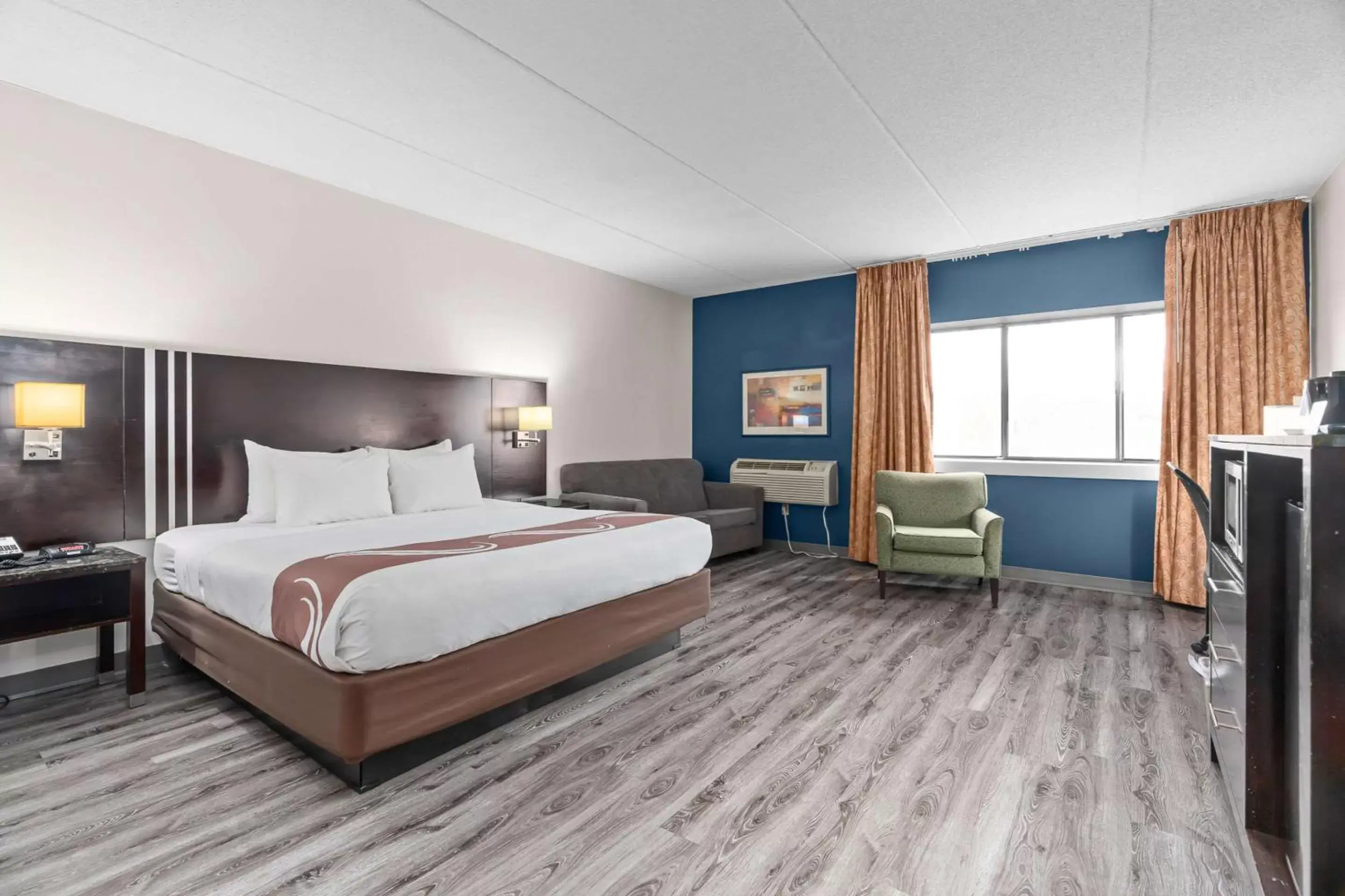 Bedroom, Bed in Quality Inn & Suites Mall of America - MSP Airport