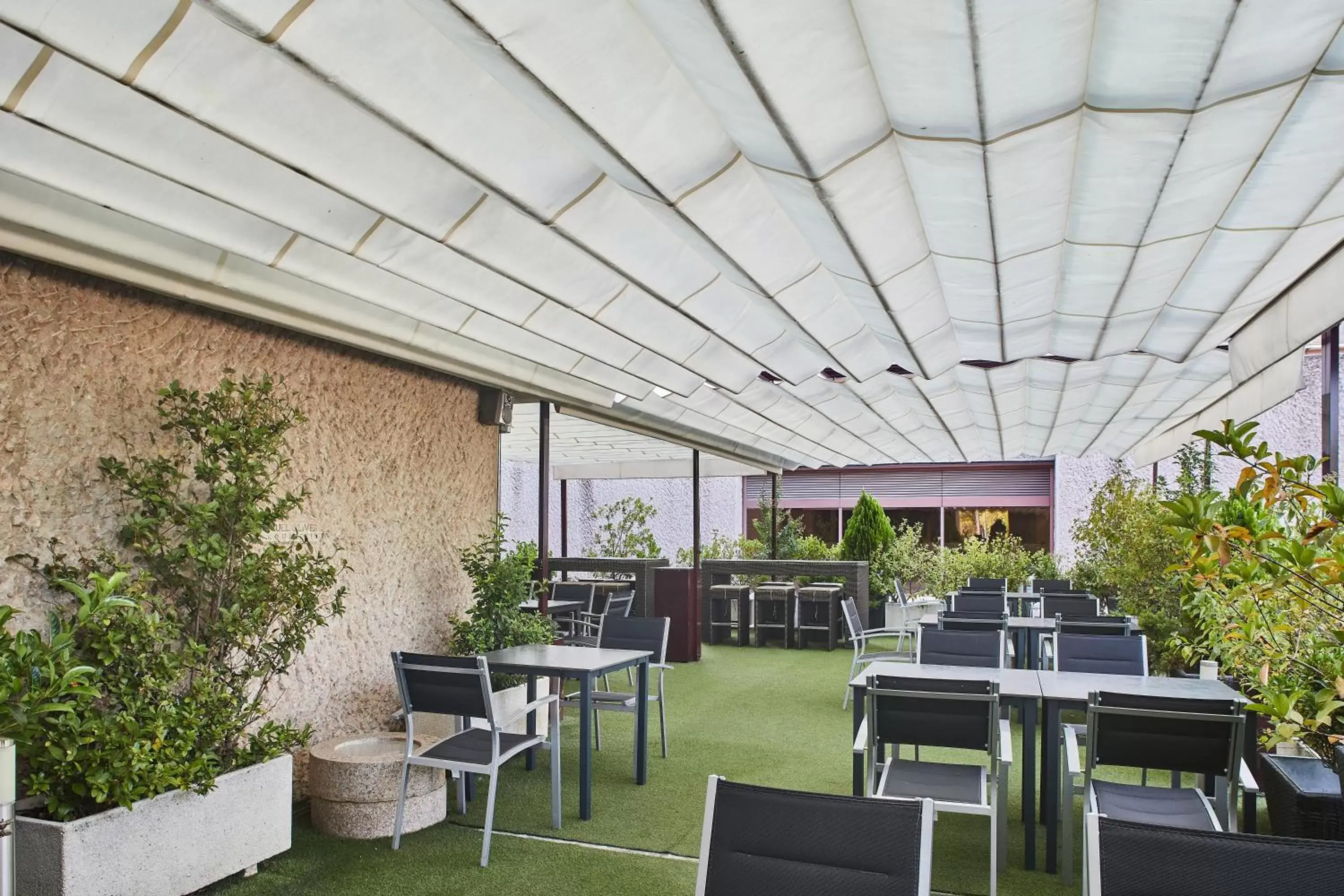 Area and facilities, Restaurant/Places to Eat in Silken Puerta Madrid