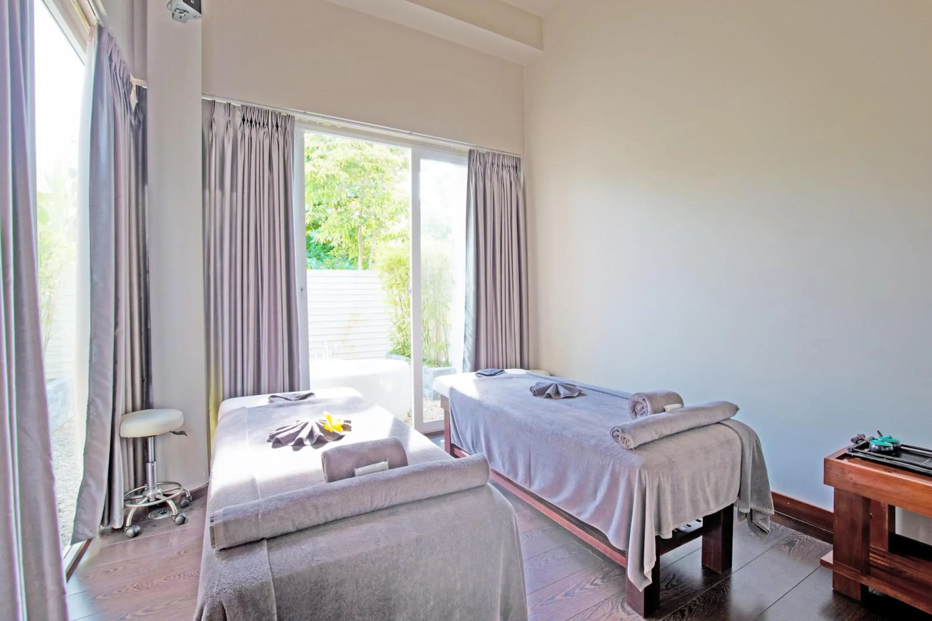 Spa and wellness centre/facilities, Bed in Mercury Phu Quoc Resort & Villas