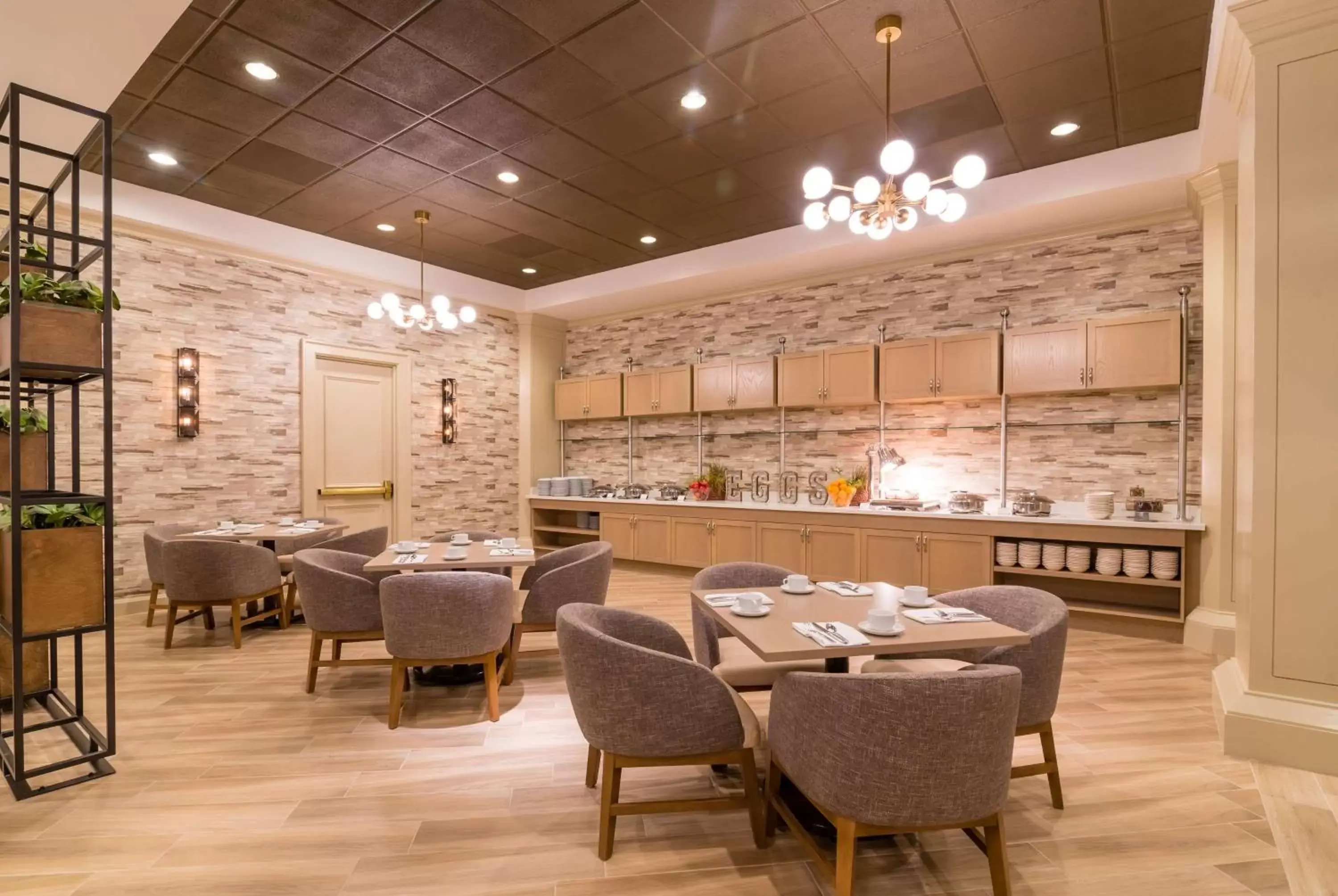 Dining area, Restaurant/Places to Eat in DoubleTree by Hilton San Diego-Mission Valley