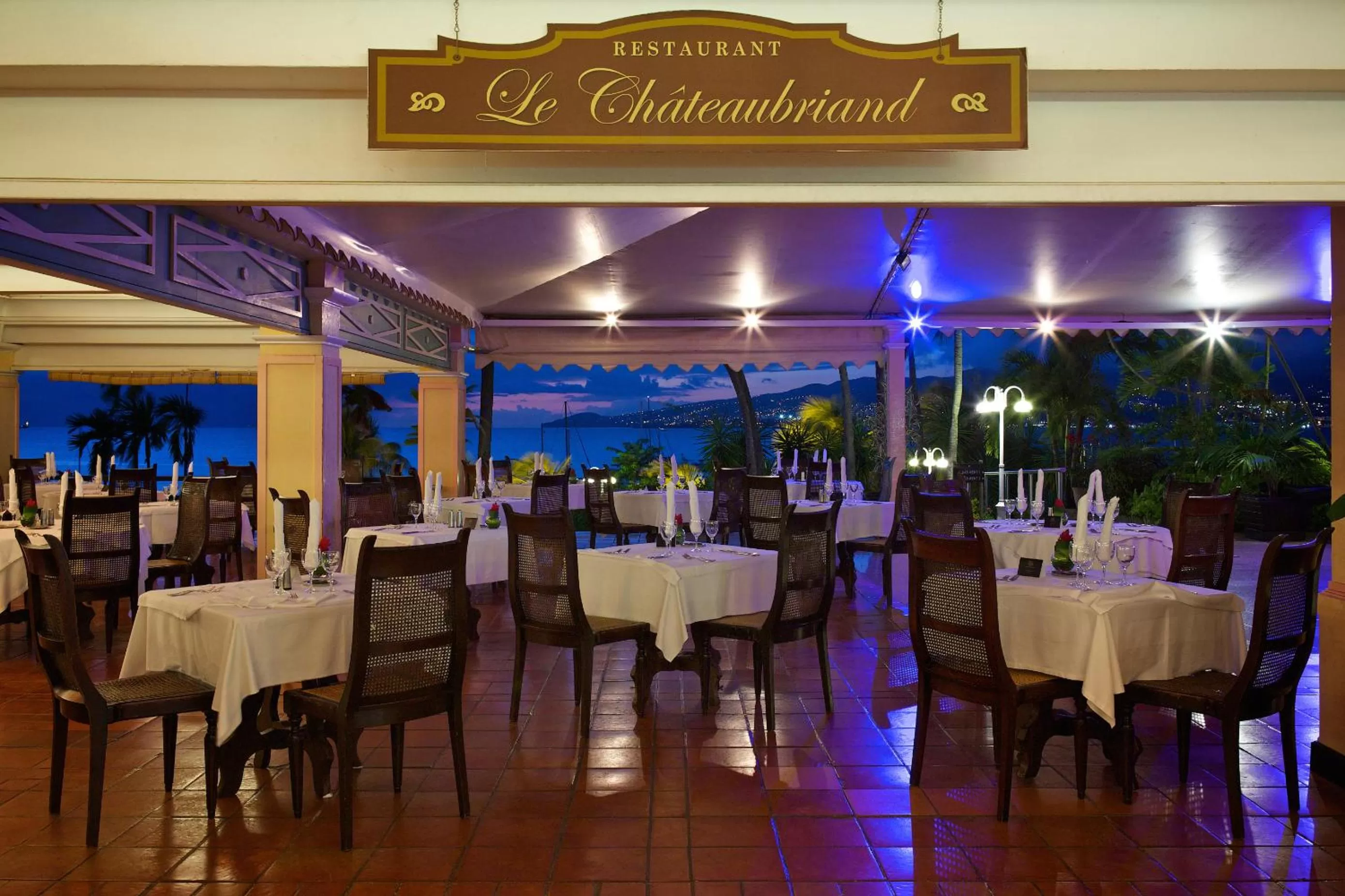 Restaurant/places to eat in Hotel Bakoua Martinique