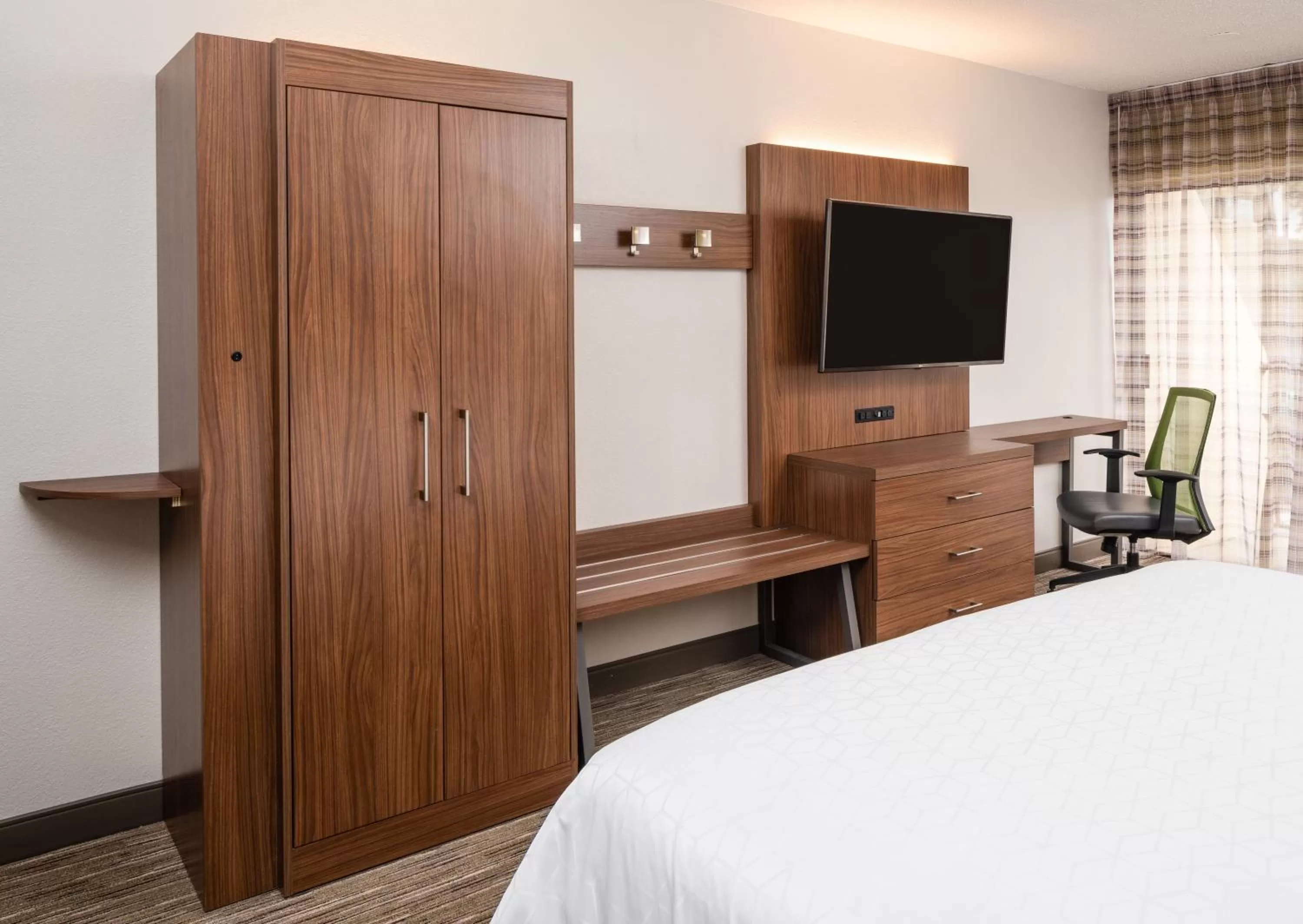 Photo of the whole room, Bed in Holiday Inn Express Boca Raton - West by IHG