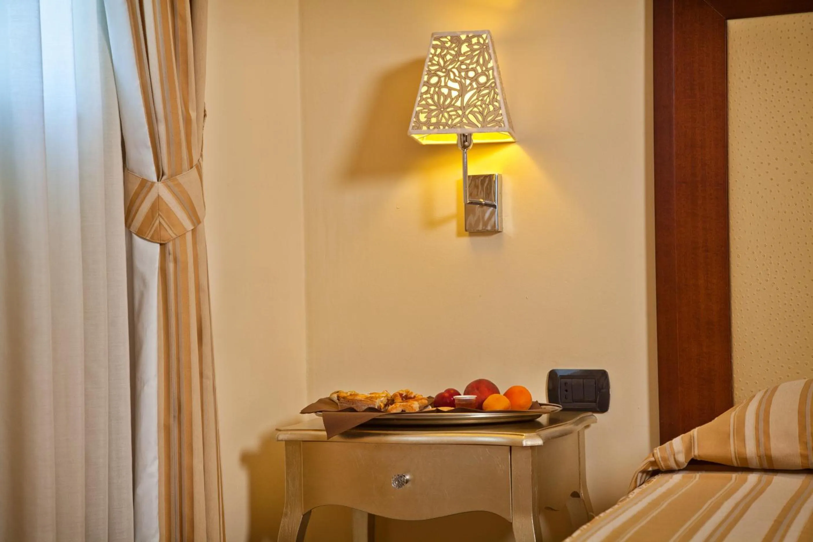 Bedroom, Bed in Hotel For You