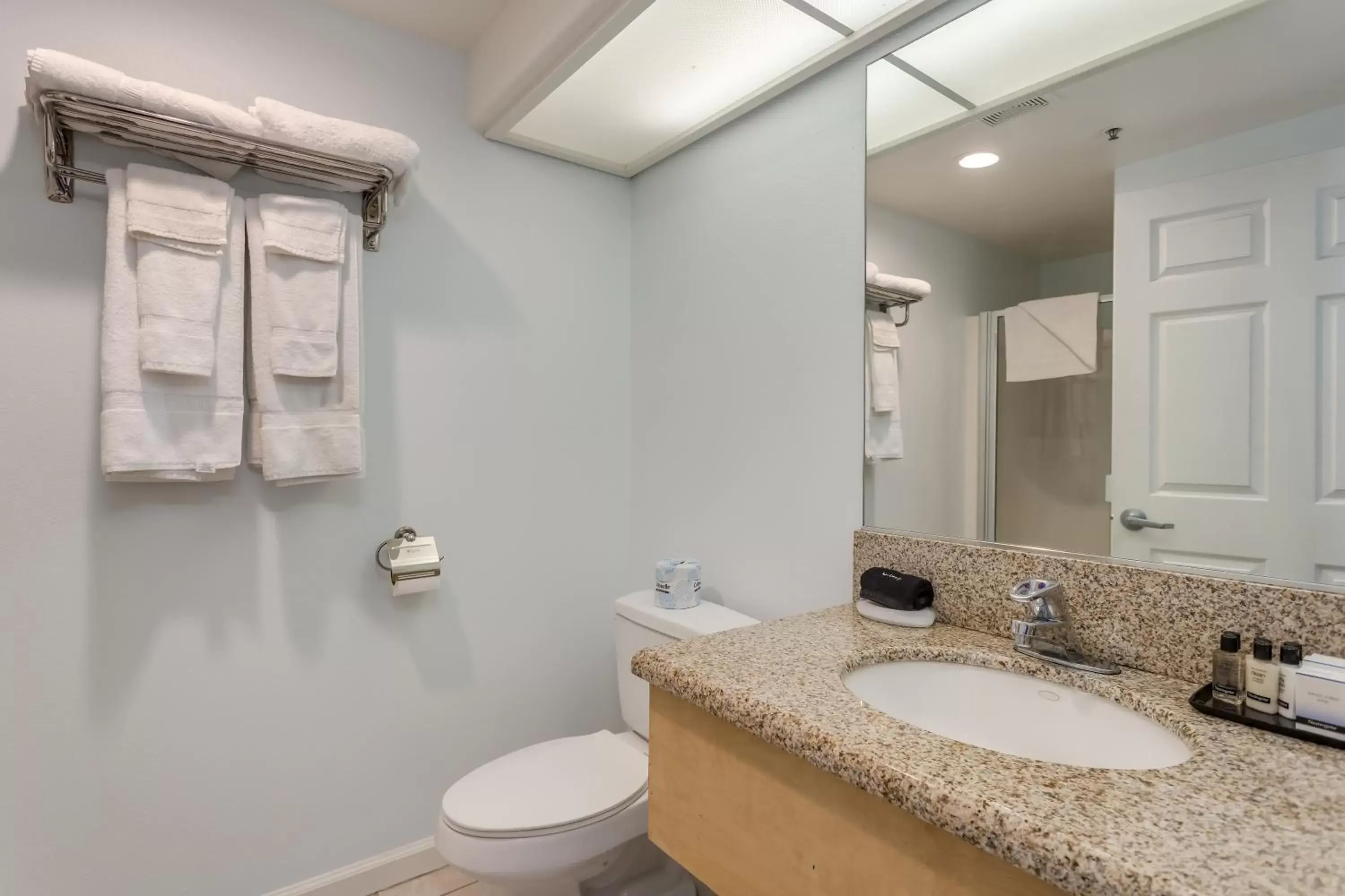 Shower, Bathroom in Pacifica Beach Hotel