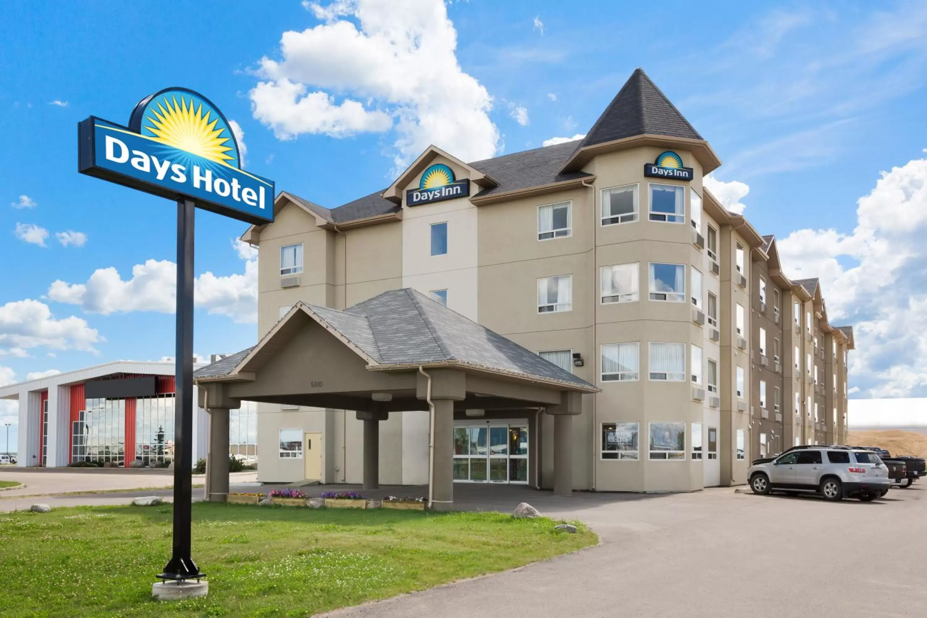 Facade/entrance, Property Building in Days Inn by Wyndham Bonnyville