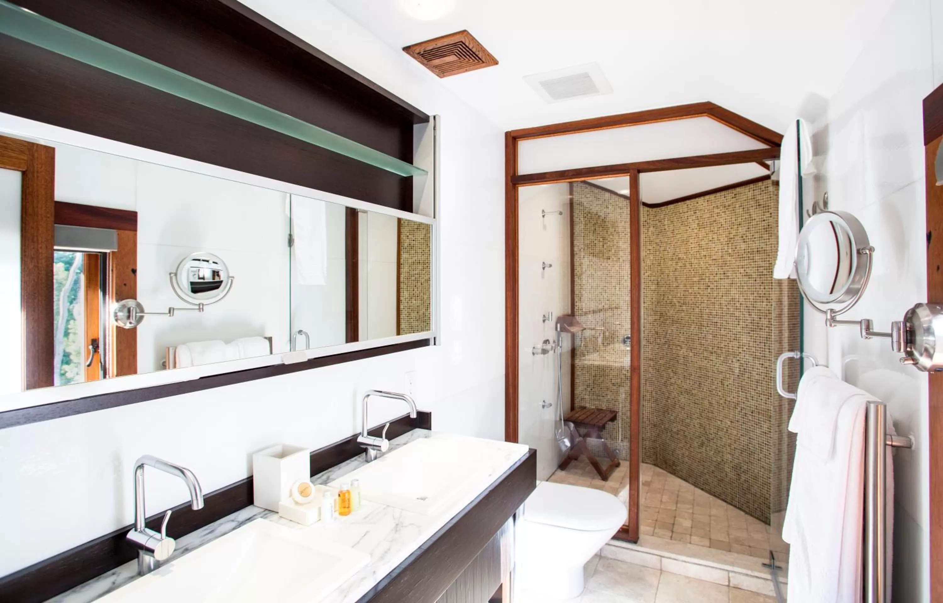 Bathroom in East Hampton Art House Bed and Breakfast