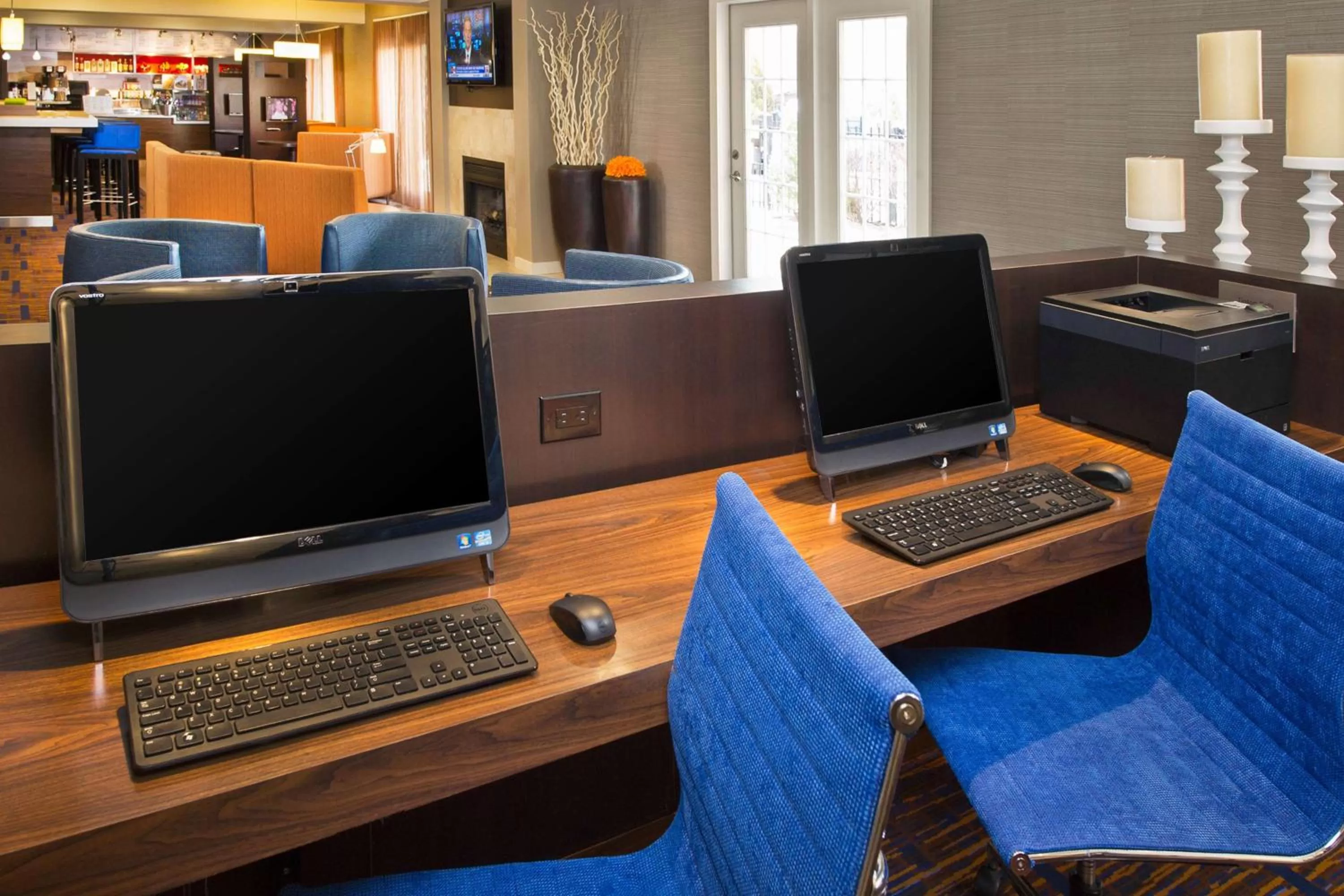 TV and multimedia in Sonesta Select Tinton Falls Eatontown