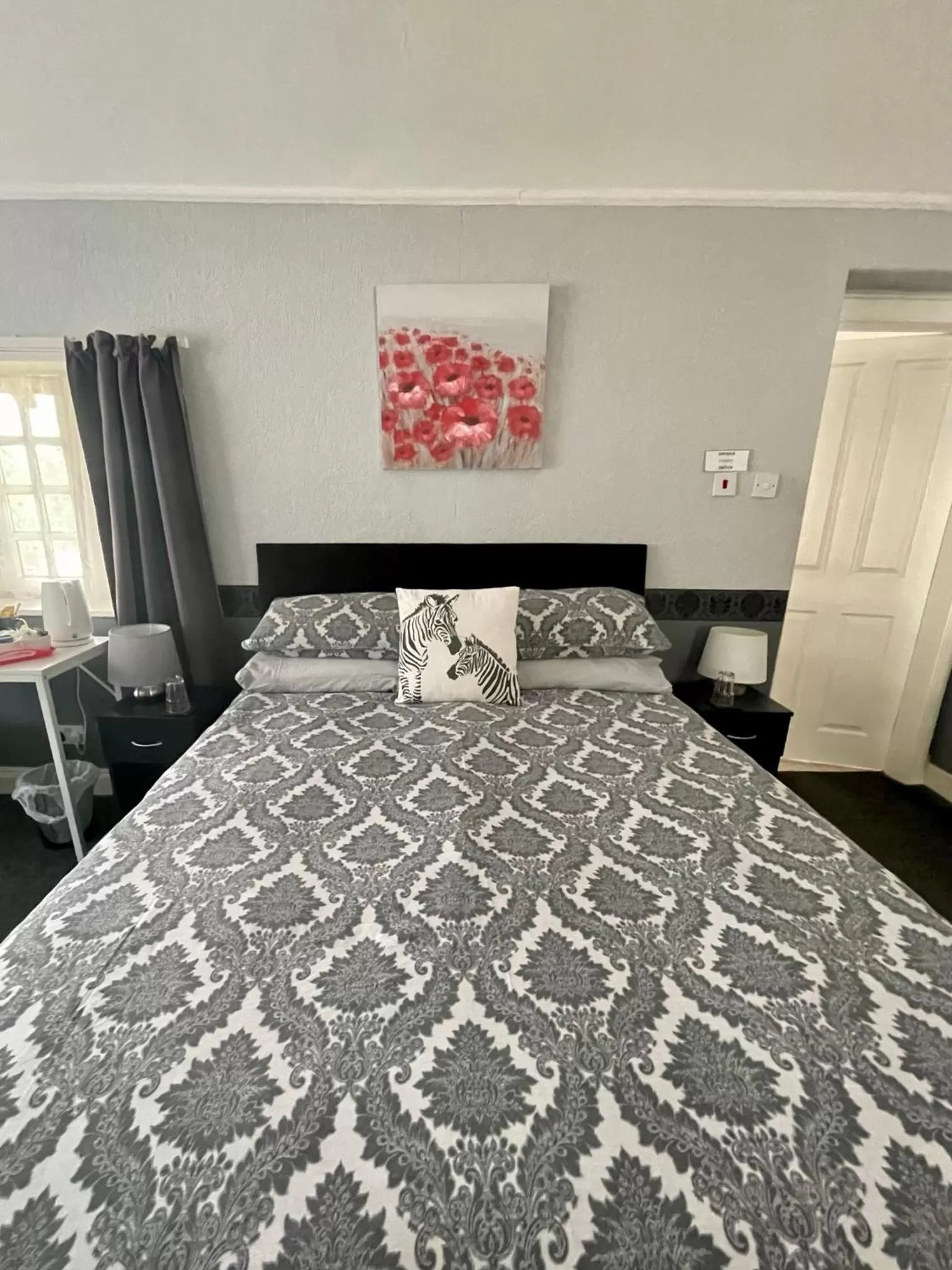 Bed in Navaar House Hotel