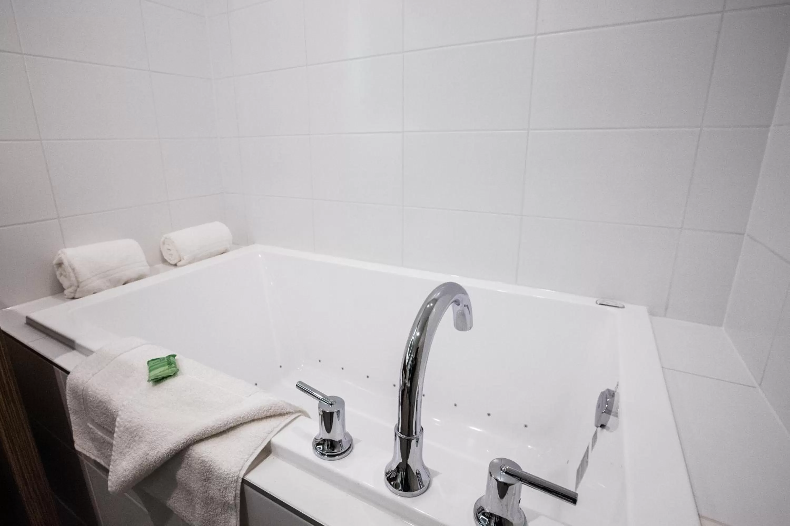 Bath in Holiday Inn Hotel & Suites Calgary South - Conference Ctr by IHG
