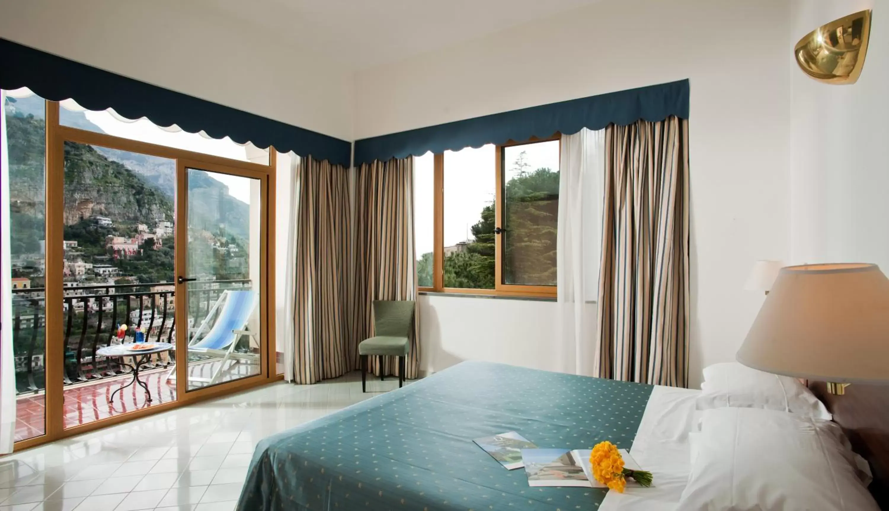 View (from property/room), Bed in Hotel Royal Positano