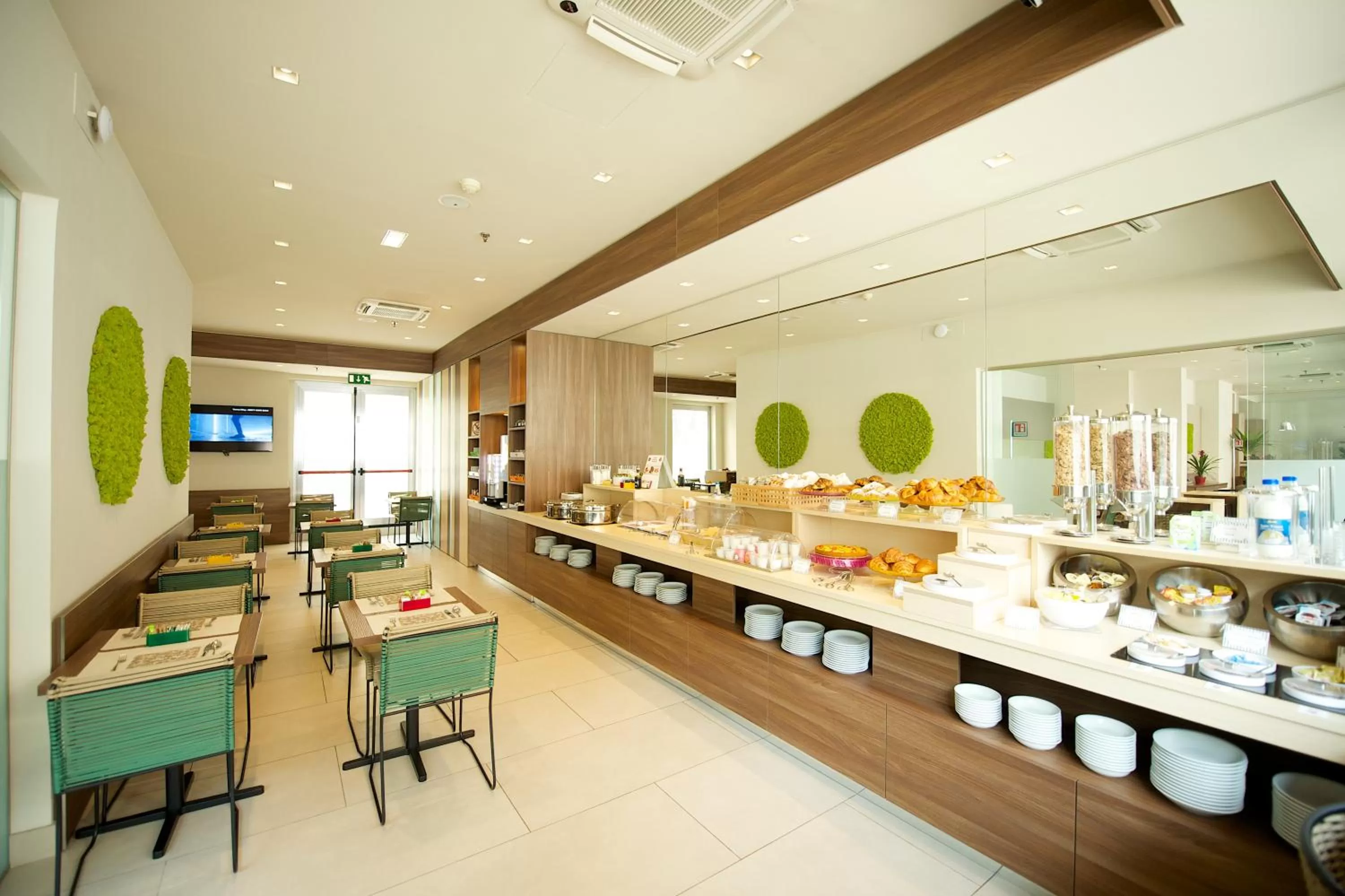 Buffet breakfast in Best Western Hotel Luxor