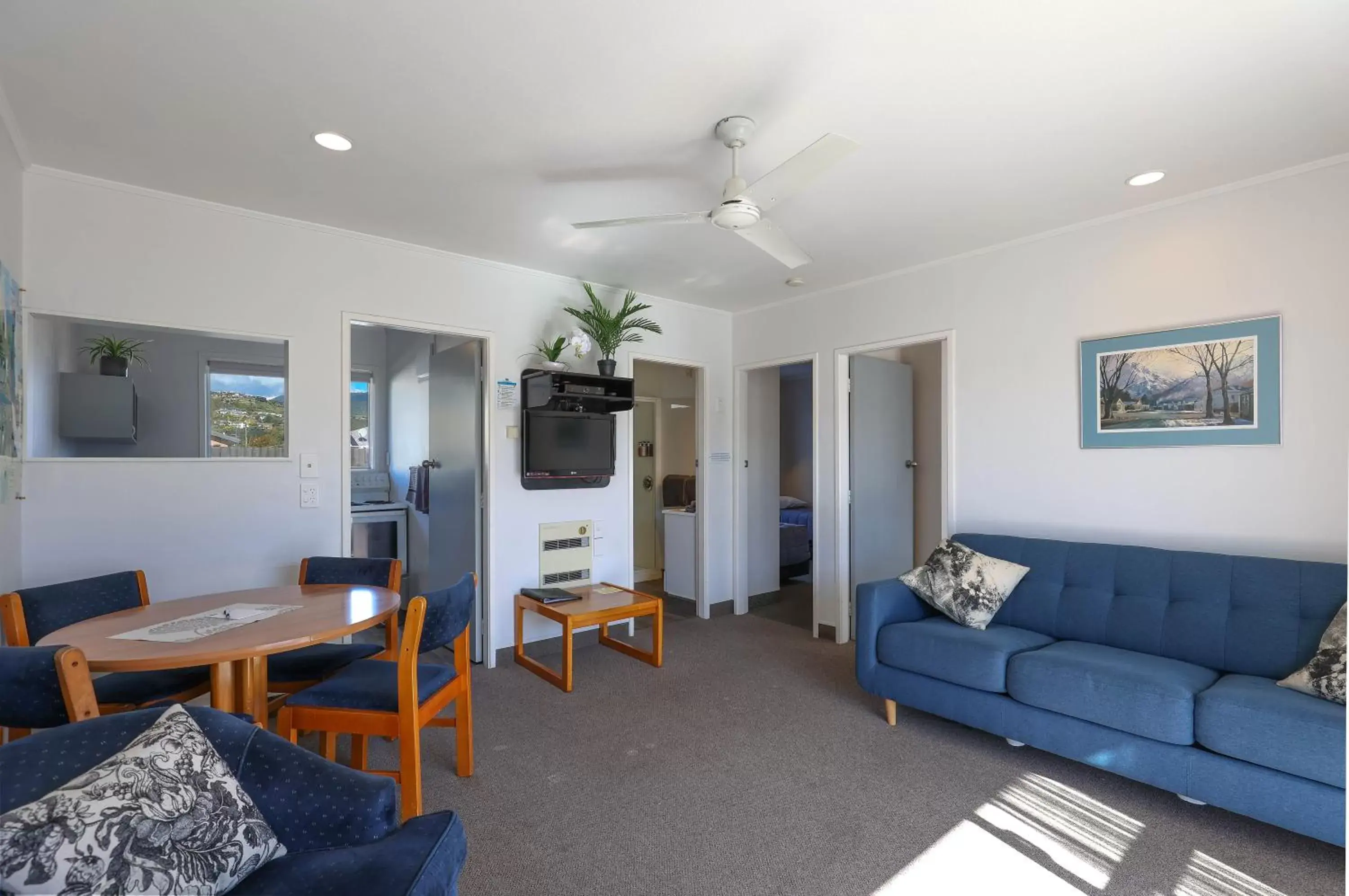 TV and multimedia, Seating Area in ASURE Fountain Resort Motel