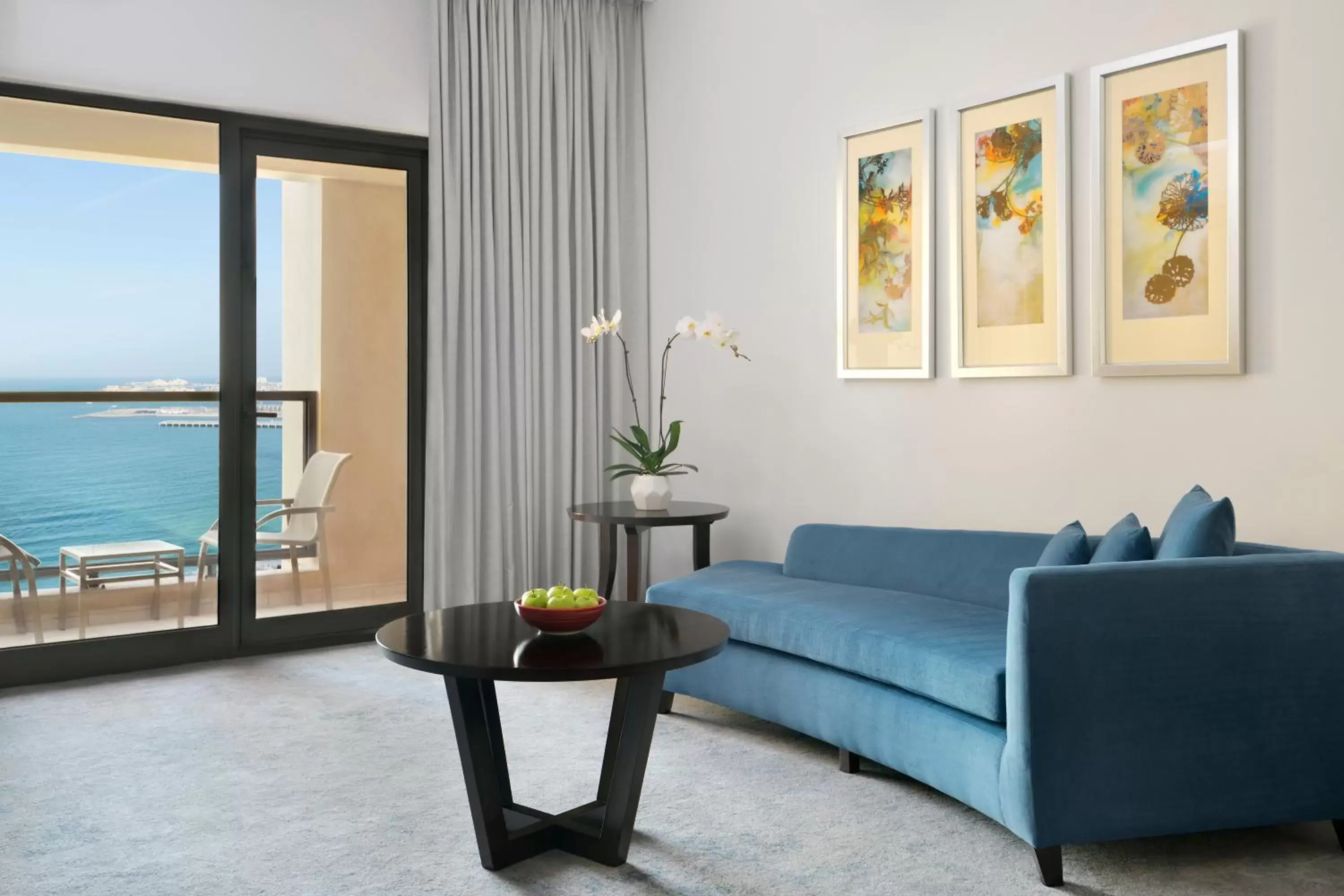 Living room, Seating Area in Mövenpick Hotel Jumeirah Beach