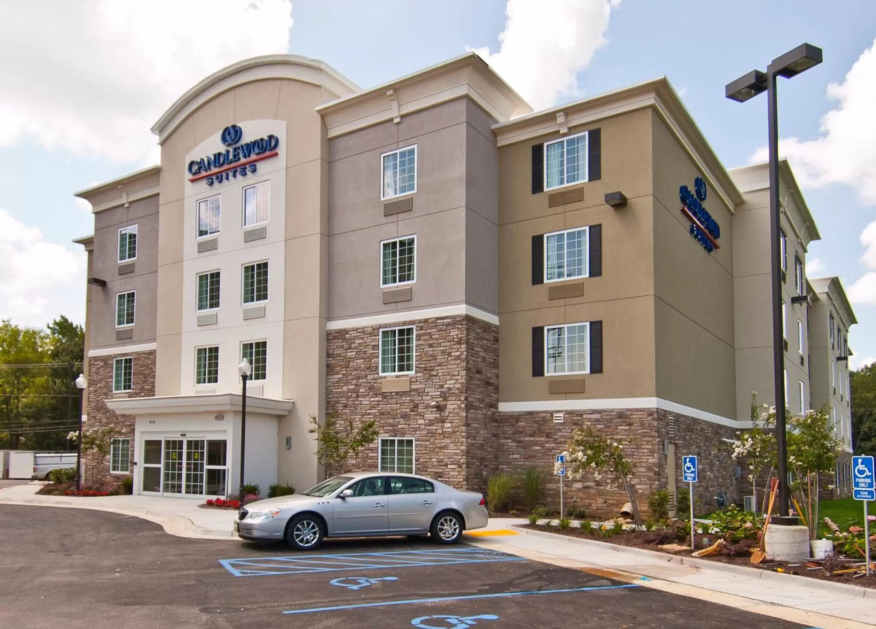 Property Building in Candlewood Suites Tupelo, an IHG Hotel