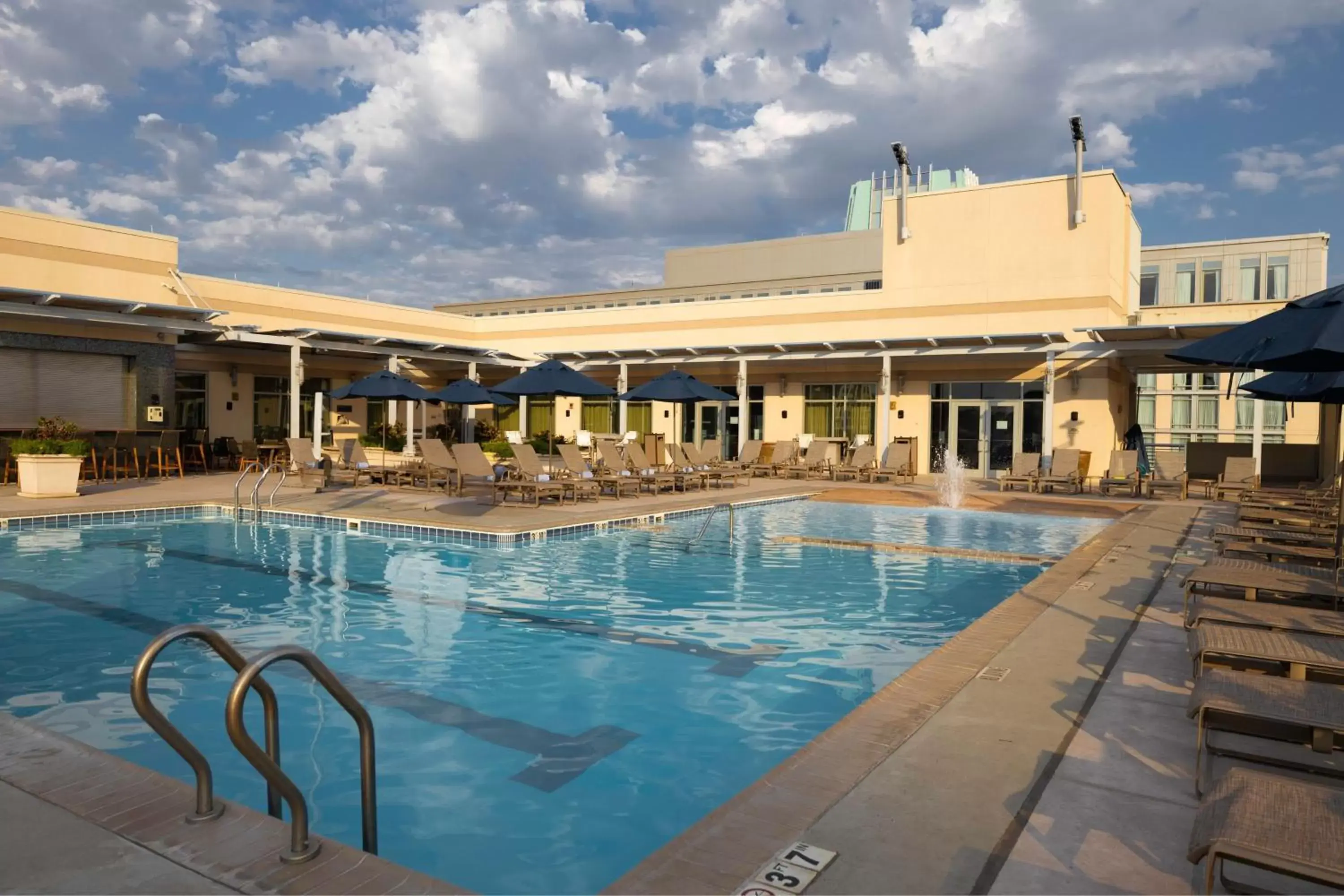 Swimming Pool in Renaissance Montgomery Hotel & Spa at the Convention Center