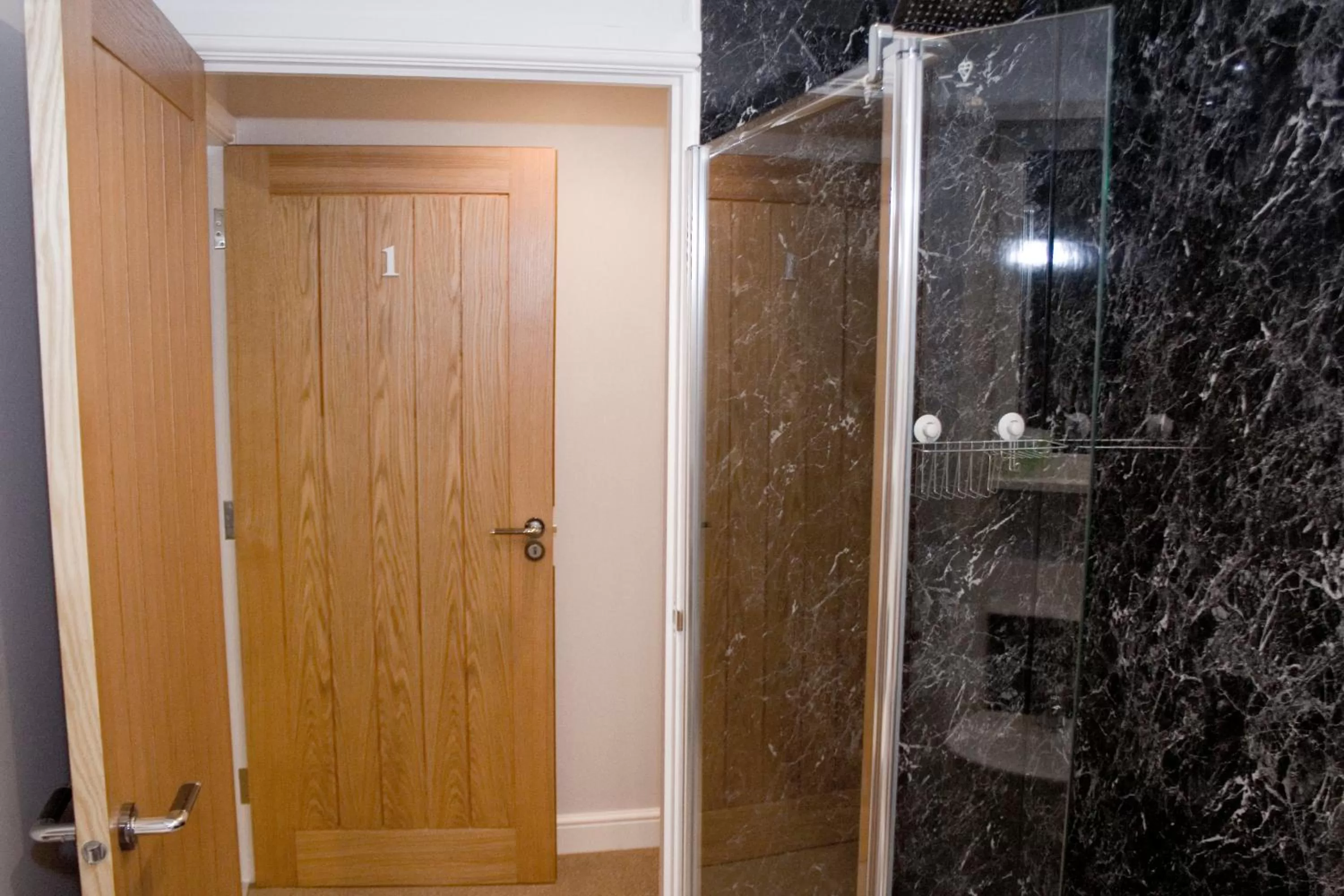 Shower in The Wheatsheaf