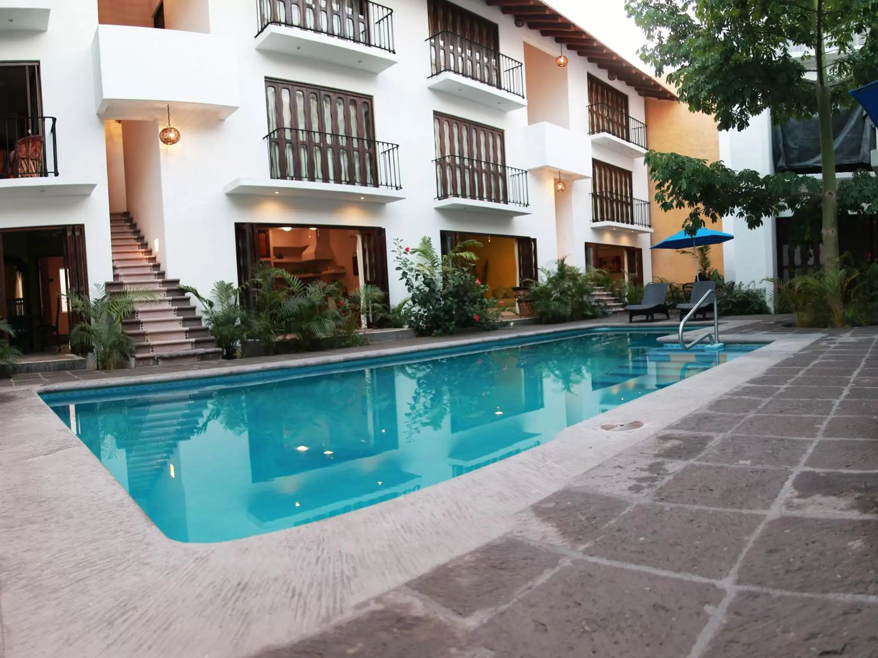 Property building, Swimming Pool in Ceiba Studios