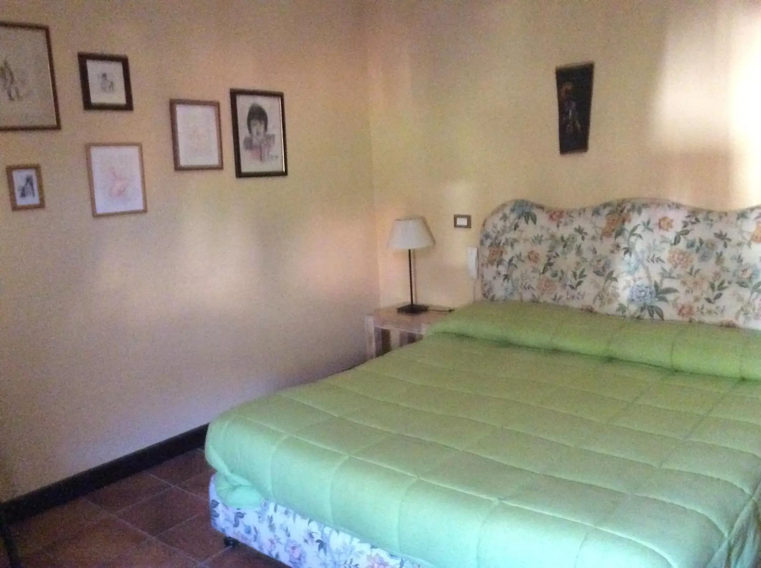 Bed in B&B MontAlbano