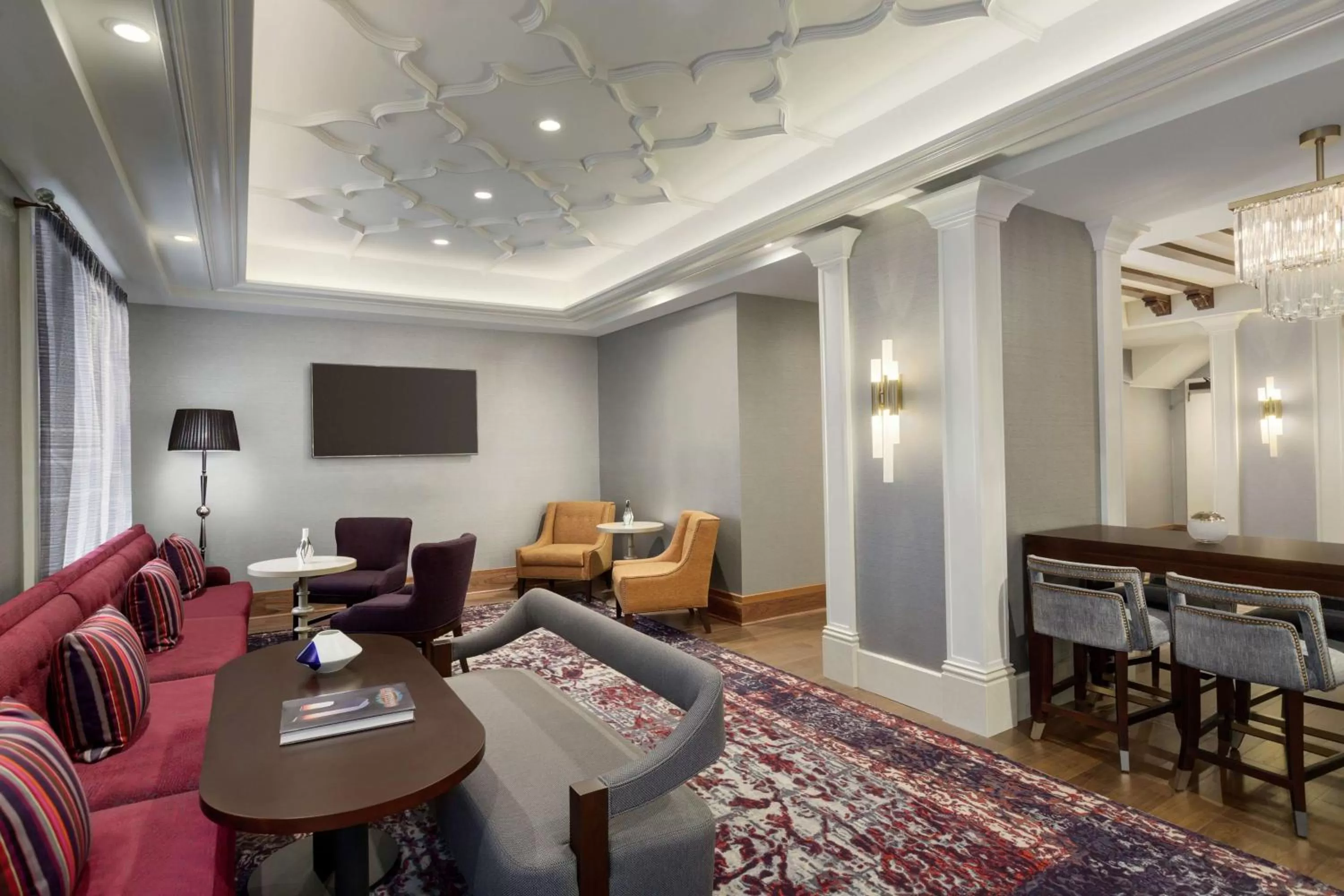 Lobby or reception in Hilton Checkers Los Angeles