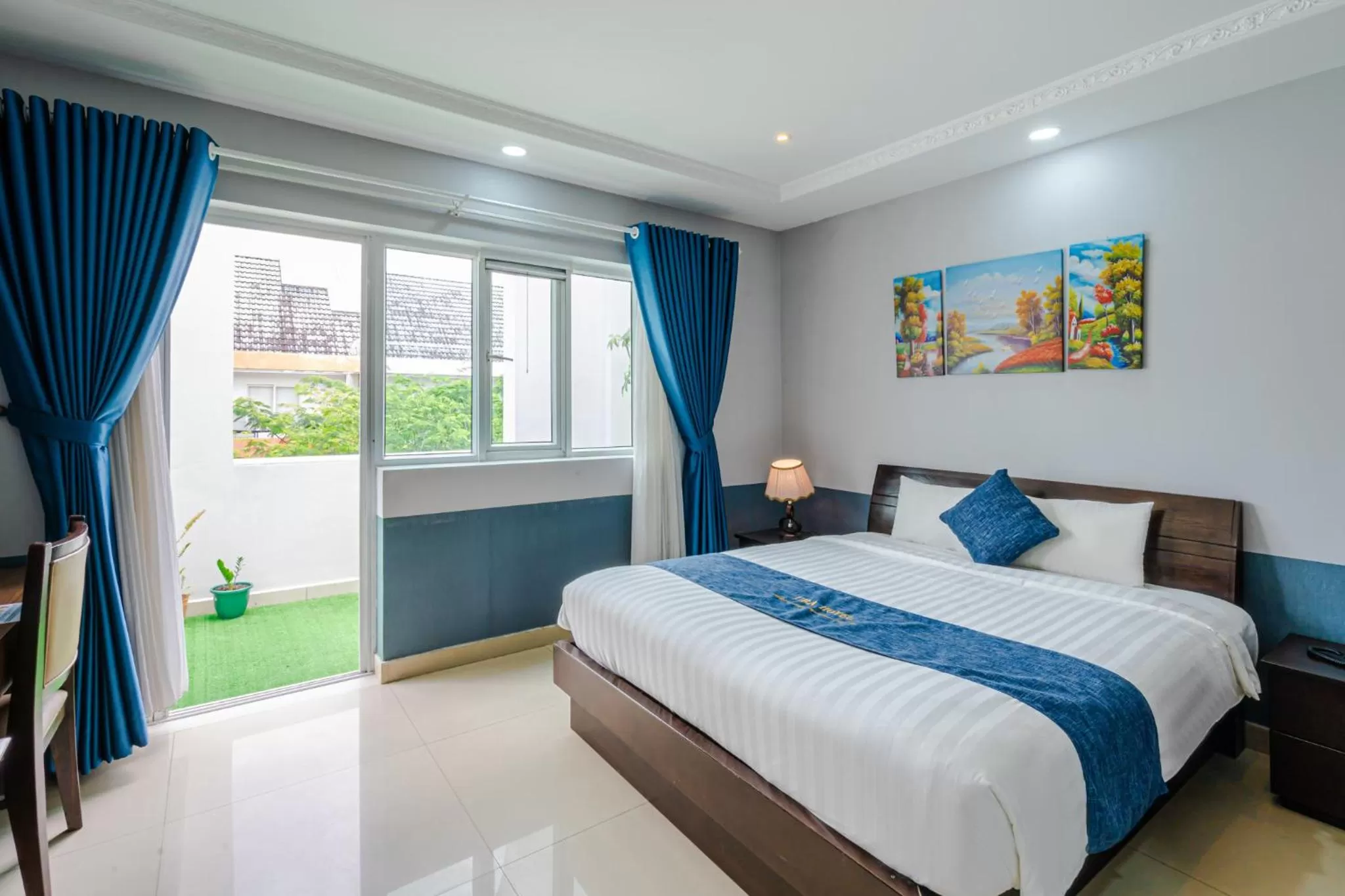 Deluxe Double Room with Balcony in Ura Hotel