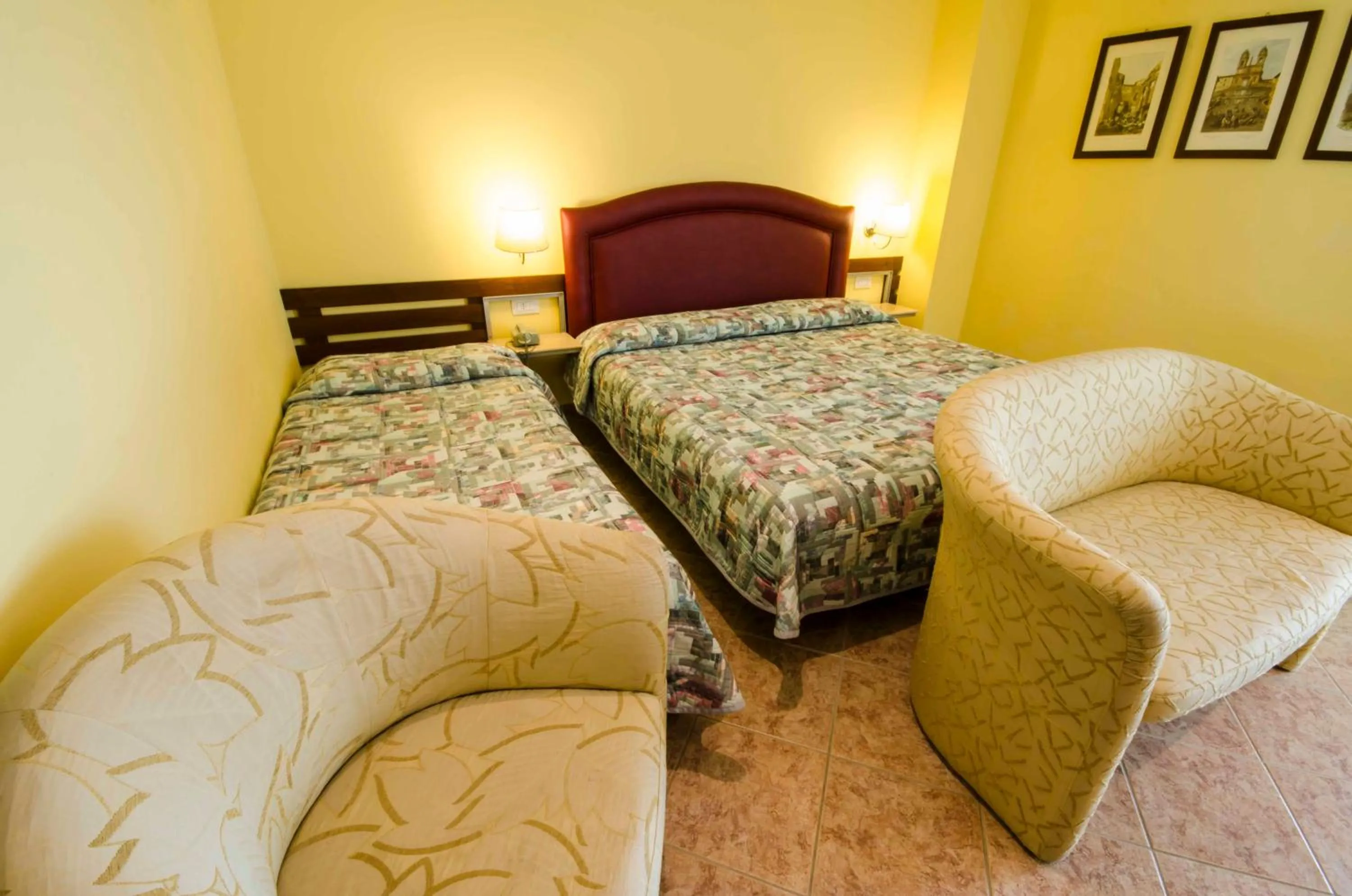 Photo of the whole room, Bed in Hotel Tarconte