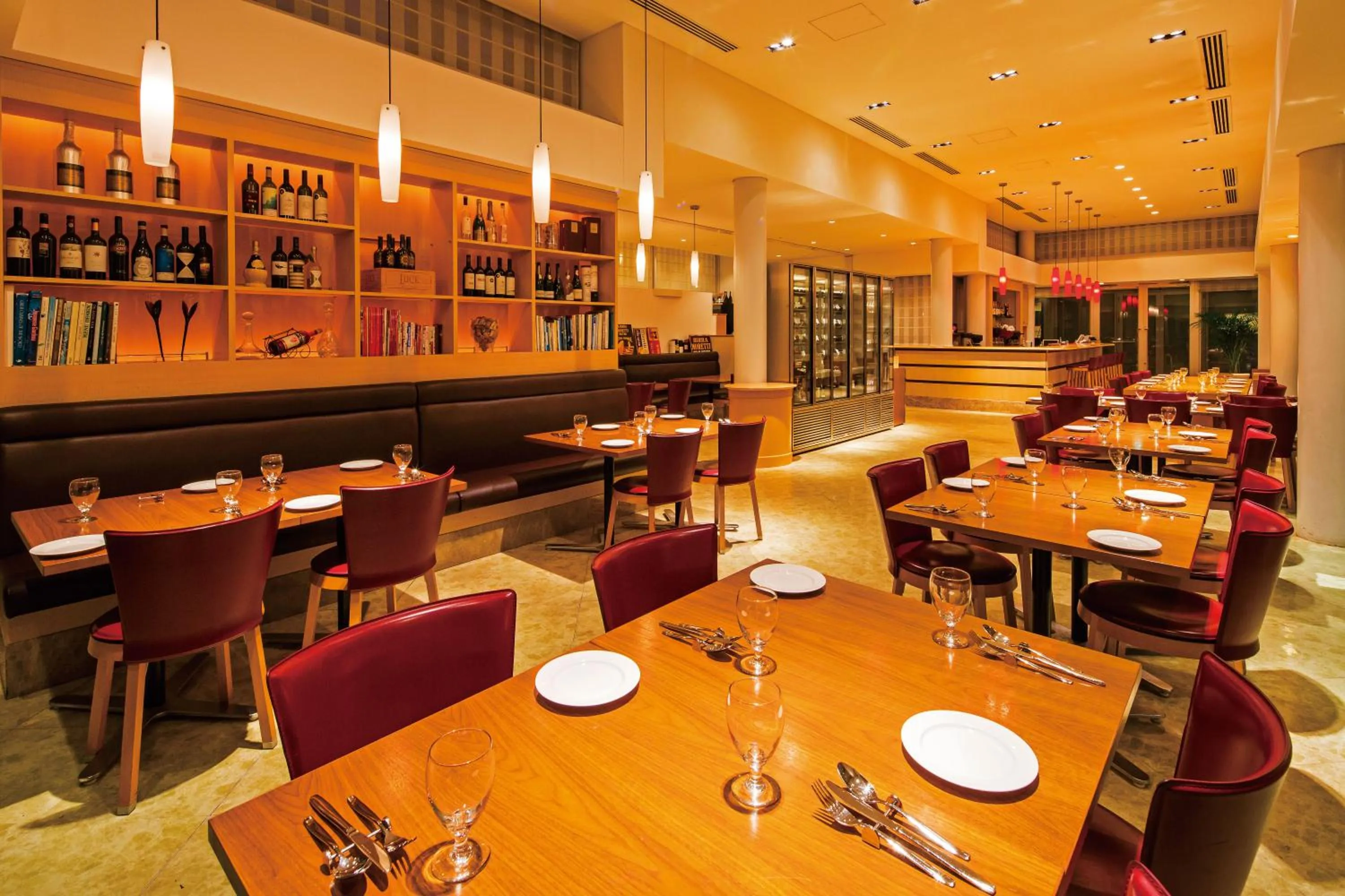 Restaurant/places to eat in Hotel Emion Tokyo Bay