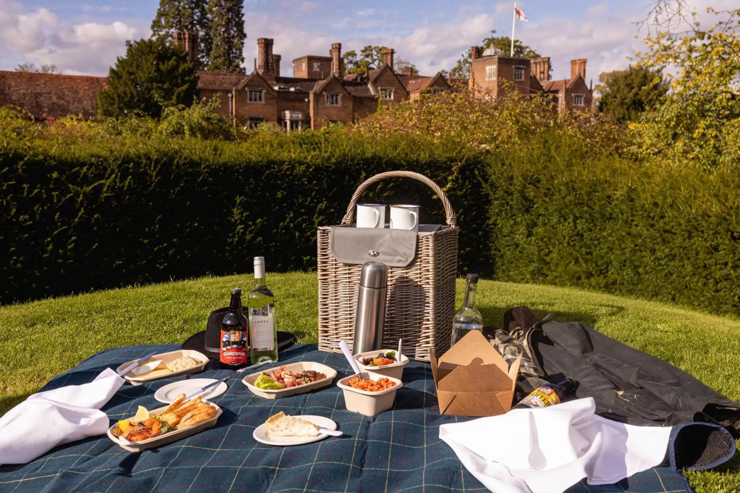 Garden in Great Fosters - Near Windsor