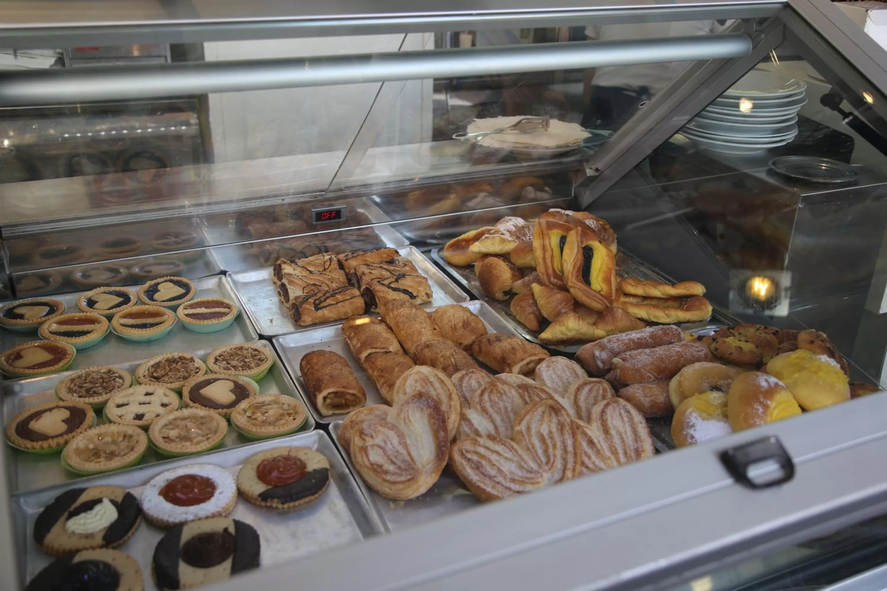 Food and drinks in Biancorèroma B&B