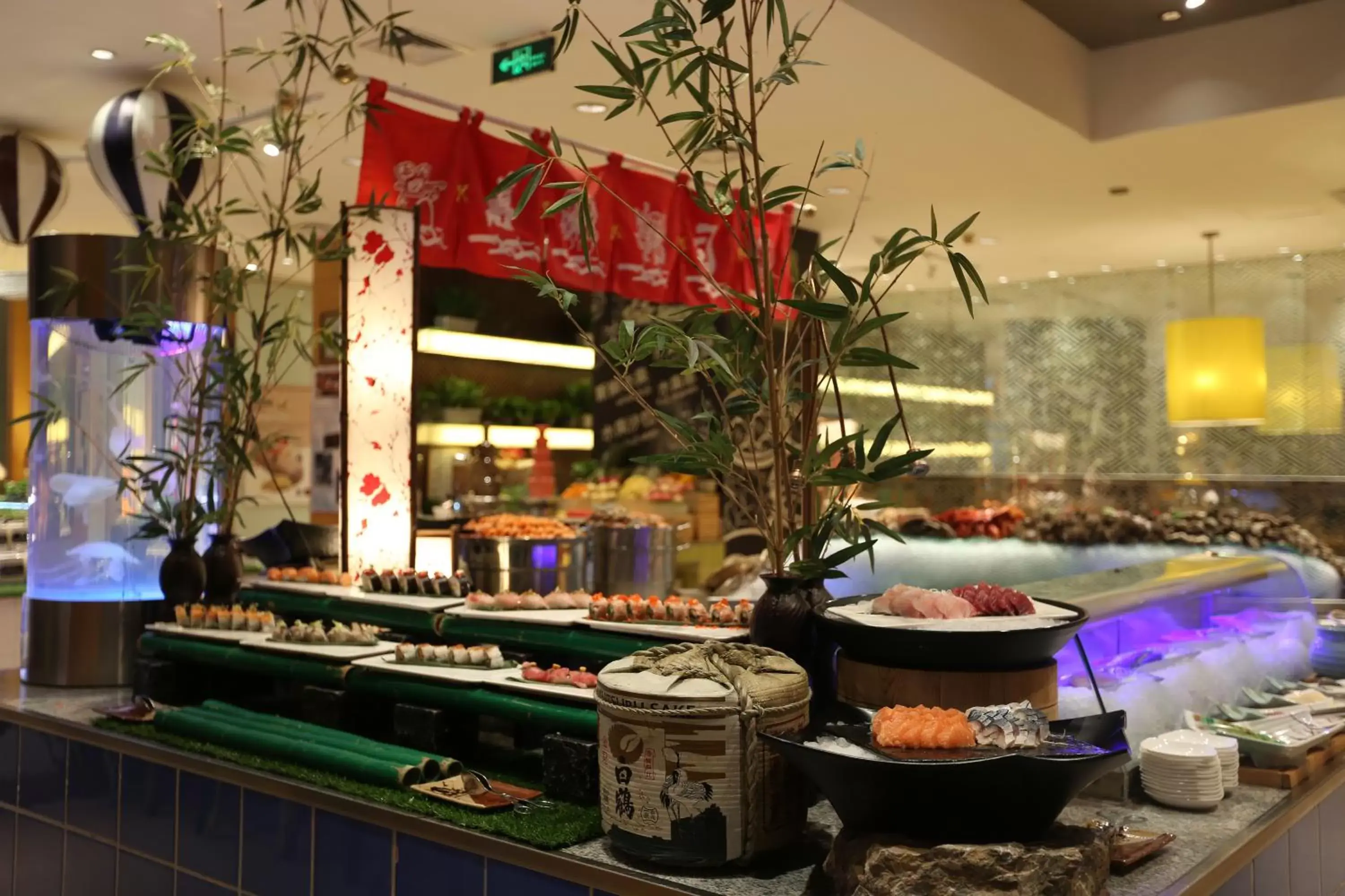 Meals, Restaurant/Places to Eat in Shangri-La Dalian