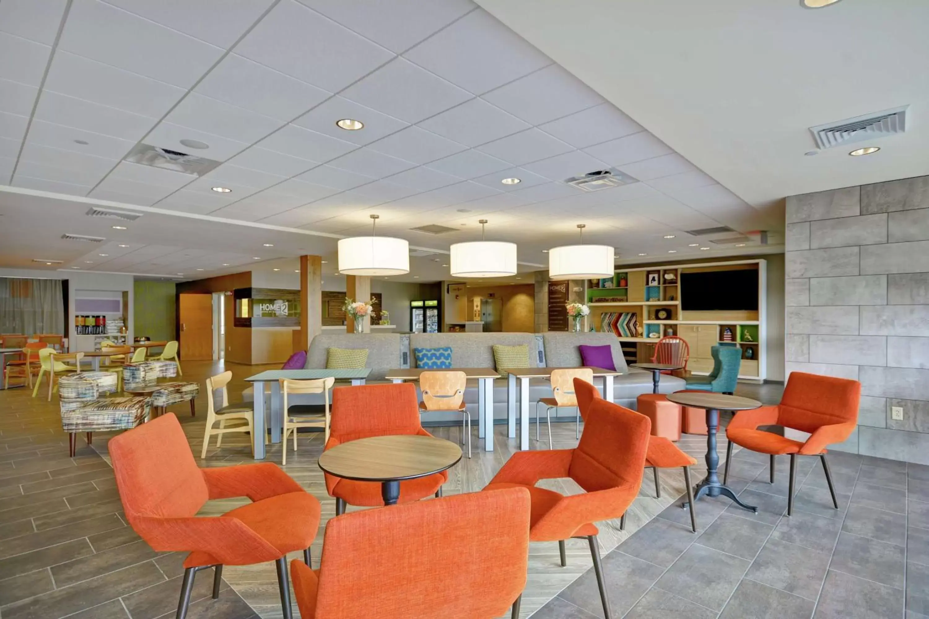 Lobby or reception, Restaurant/Places to Eat in Home2 Suites By Hilton Portland Airport