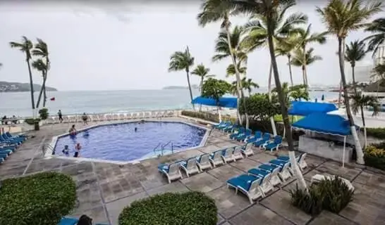 Pool View in Hotel Acapulco Malibu